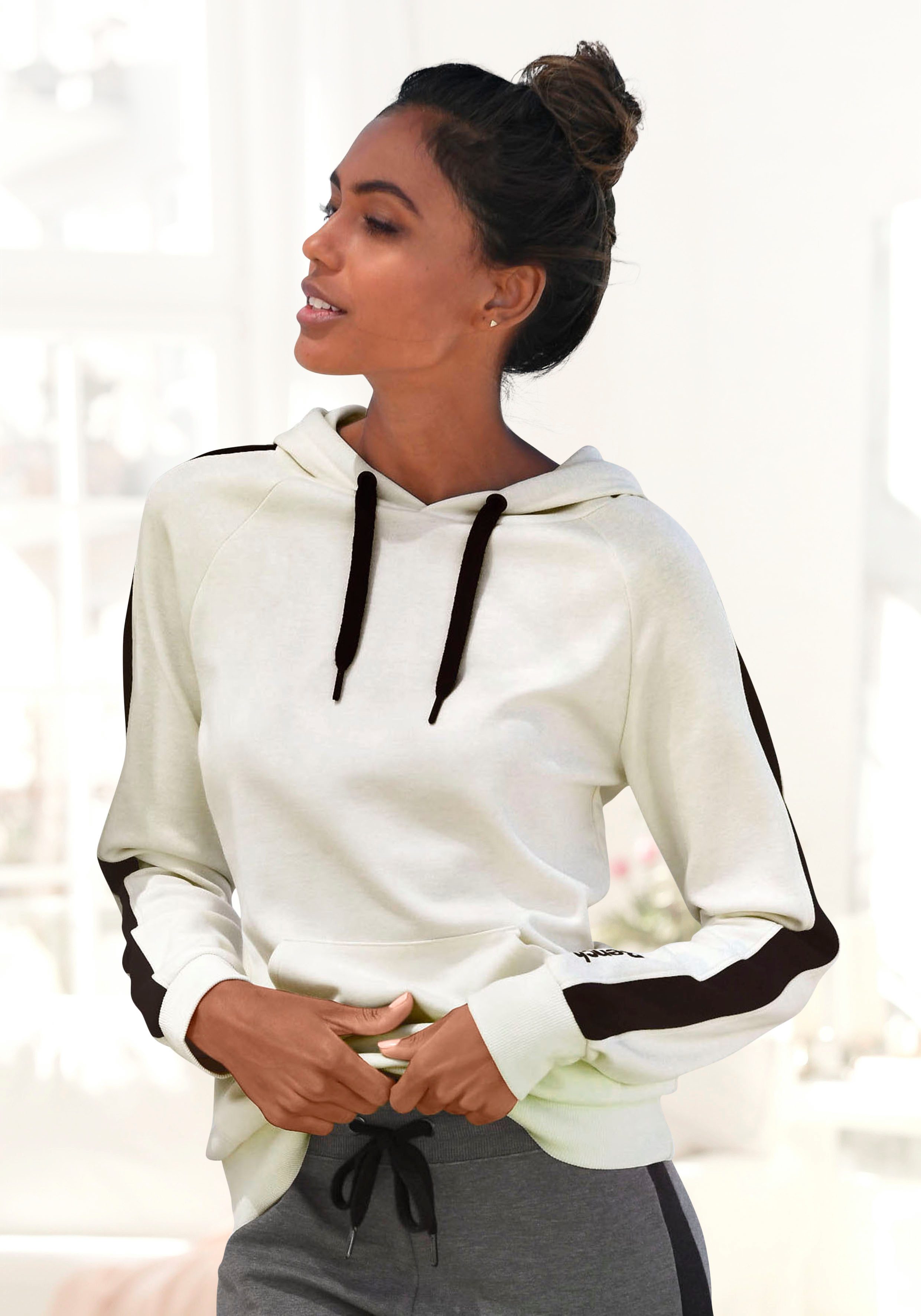 Bench. Loungewear Kapuzensweatshirt mit Seitenstreifen und Kängurutasche, Home- und Loungewear Serie