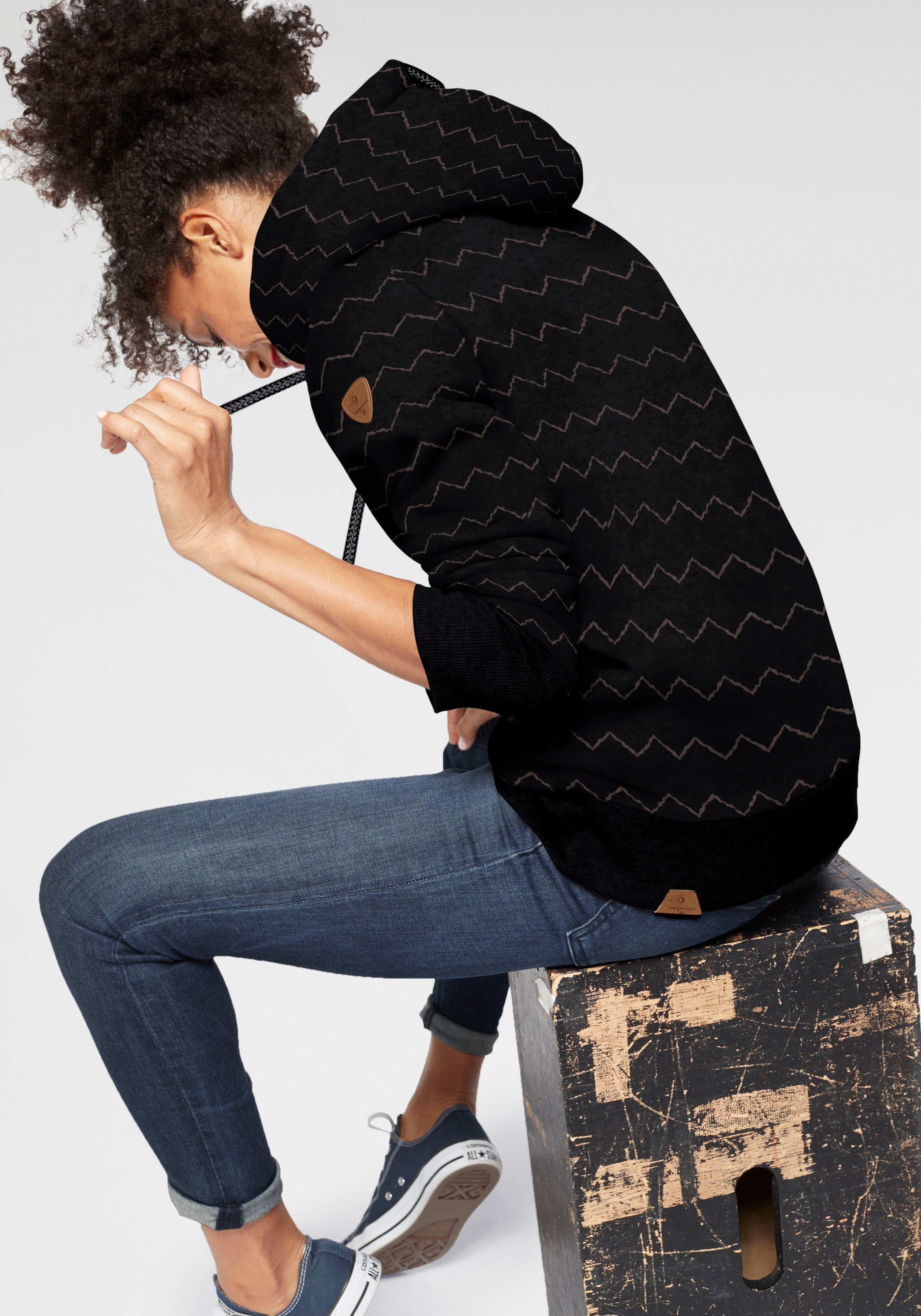 Ragwear Kapuzensweatshirt GRIPY BUTTON CHEVRON O Hoodie mit hochschießendem Schalkragen mit Zierknopfbesatz