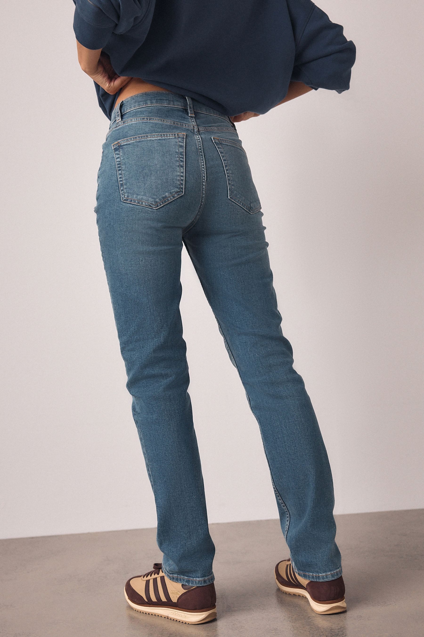 Next Slim-fit-Jeans Slim Fit Stretch-Jeans mit mittelhohem Bund (1-tlg)