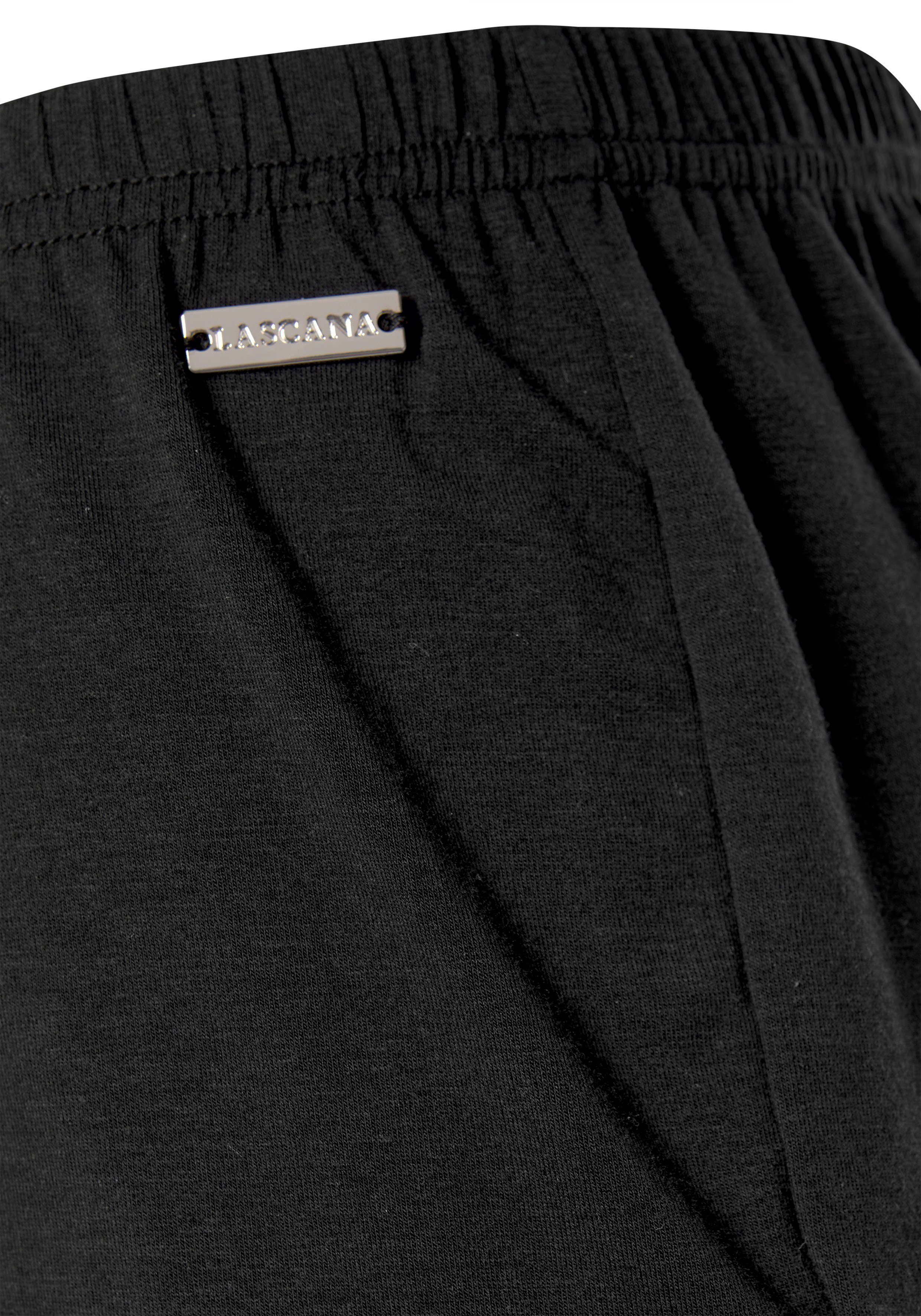 LASCANA Shorts mit schwarz Spitzeneinsätzen