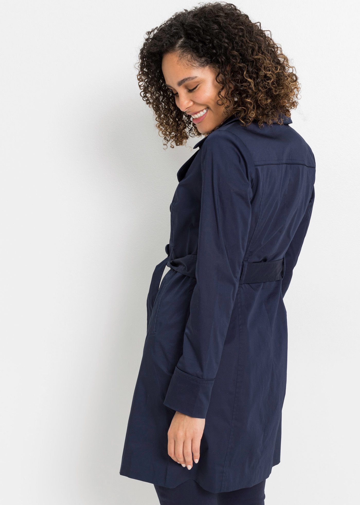 bonprix Trenchcoat mit abnehmbarem Bindegürtel, 2-Reiher
