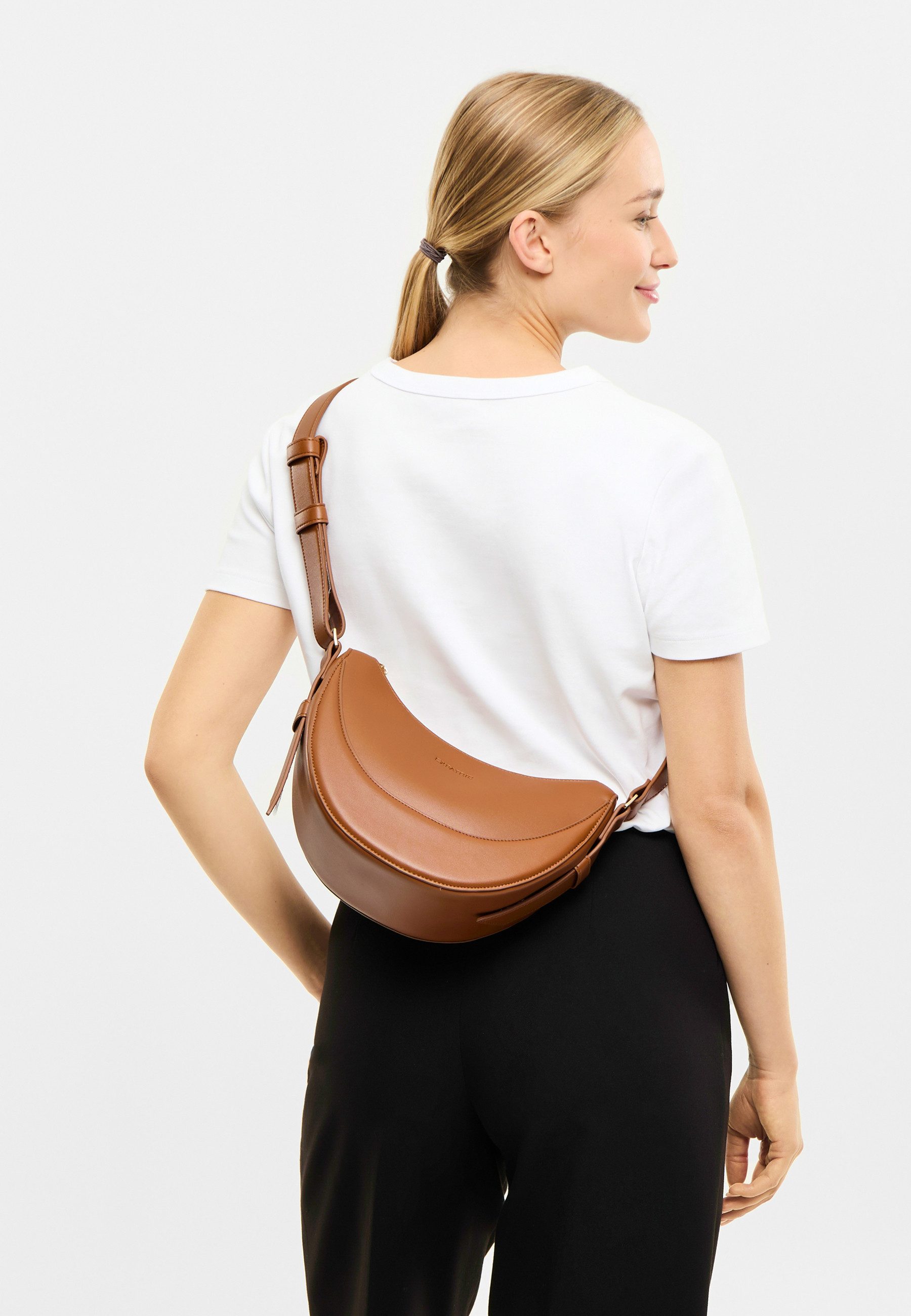 Expatrié Schultertasche Livia Handtasche für Damen (1-tlg), Elegante Half Moon Bag aus Kunstleder