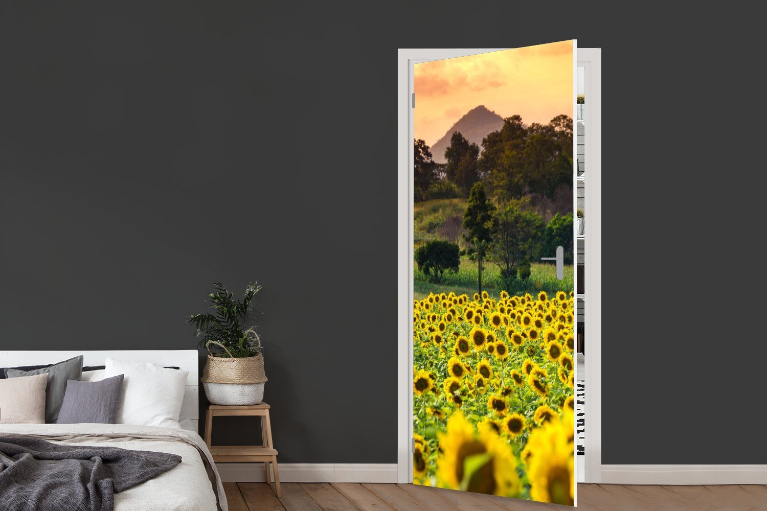 MuchoWow Türtapete für Sonnenblume (1 - Fototapete bedruckt, Berg, Türaufkleber, cm Natur - St), Matt, 75x205 Tür