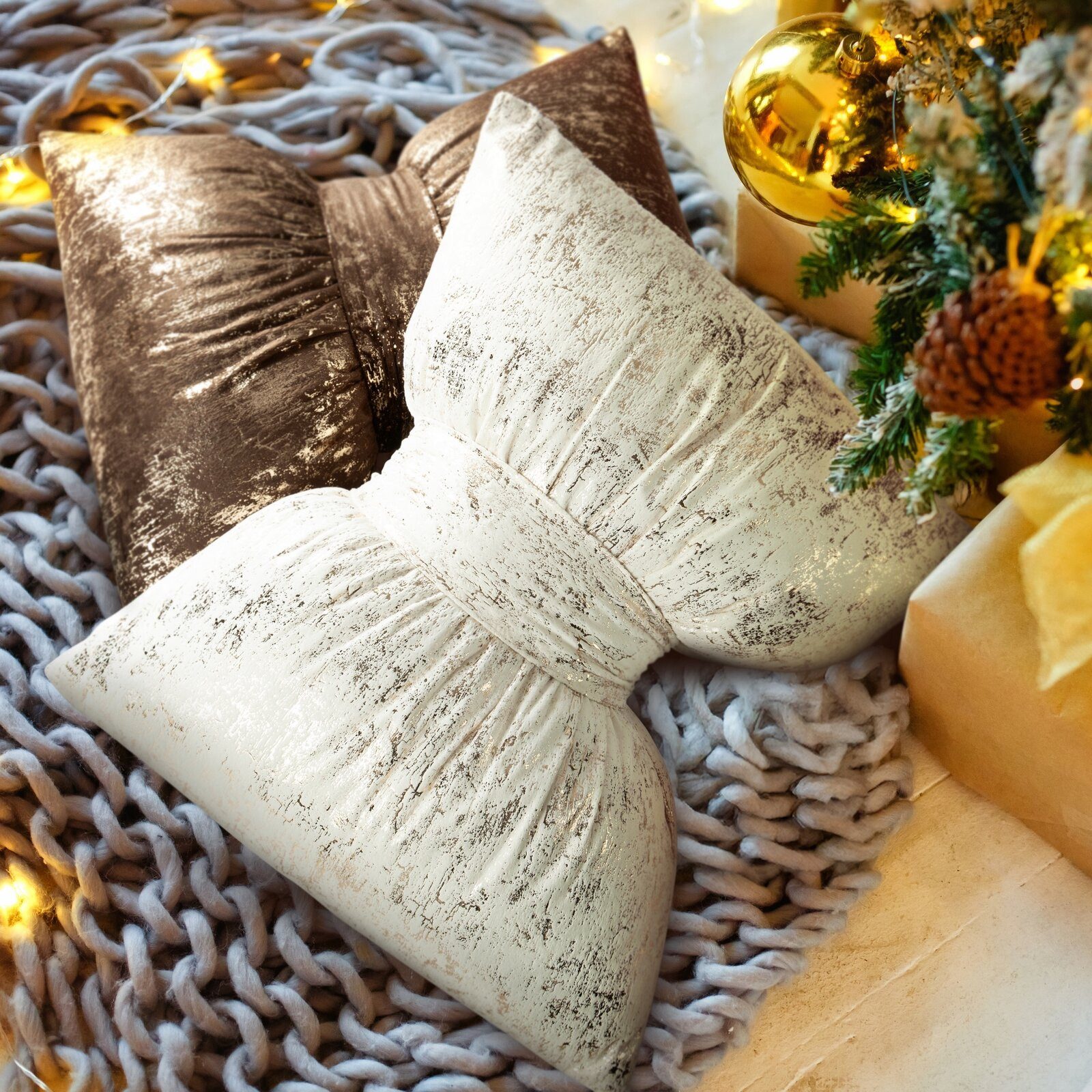 Eurofirany Dekokissen Samt-Dekokissen „Schleife“, 45x55 cm, 100 % Polyester, 200 g/m², weich & elegant – Bild 2 von 2