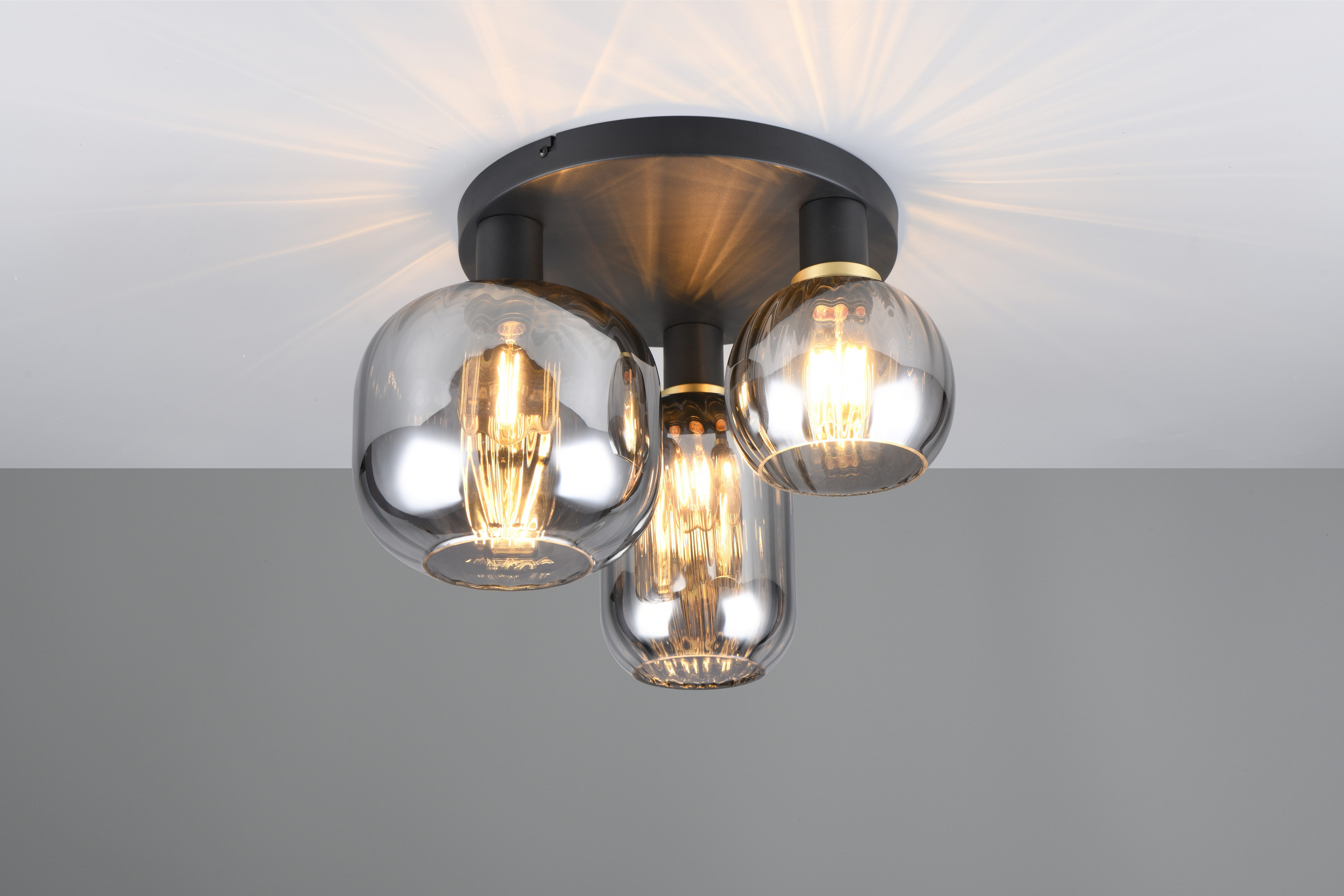 TRIO Leuchten Deckenleuchte DIVA, E27 Deckenlampe 3-flammig mit Glasschirm, exkl 3xE27 max 10W, Leuchtmittel wechselbar, warmweiß - kaltweiß, Deckenlampe Ø 39cm, Glasschirme in 3 Formen, Lampe Wohnzimmer Küche