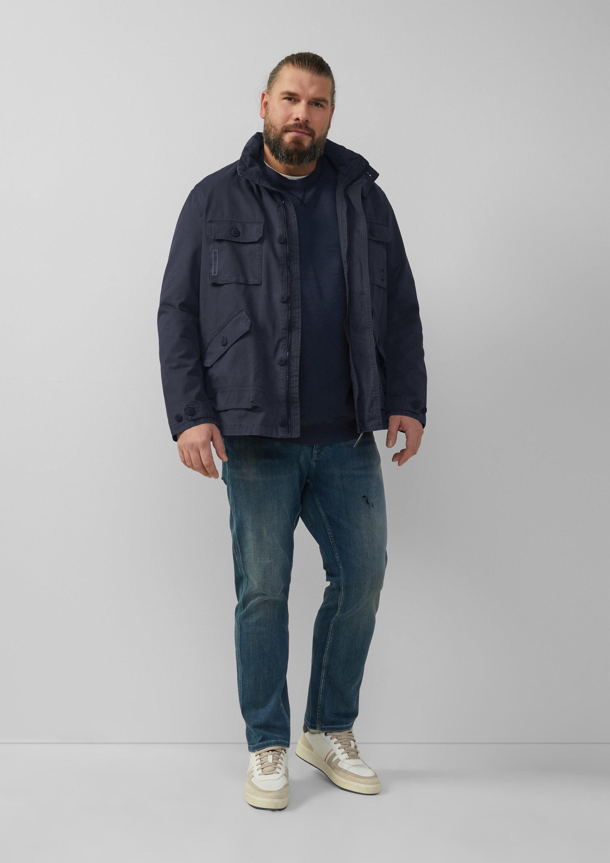 s.Oliver Funktionsjacke Outdoor-Jacke Jacke im Utility-Stil mit Kapuze im Kragen