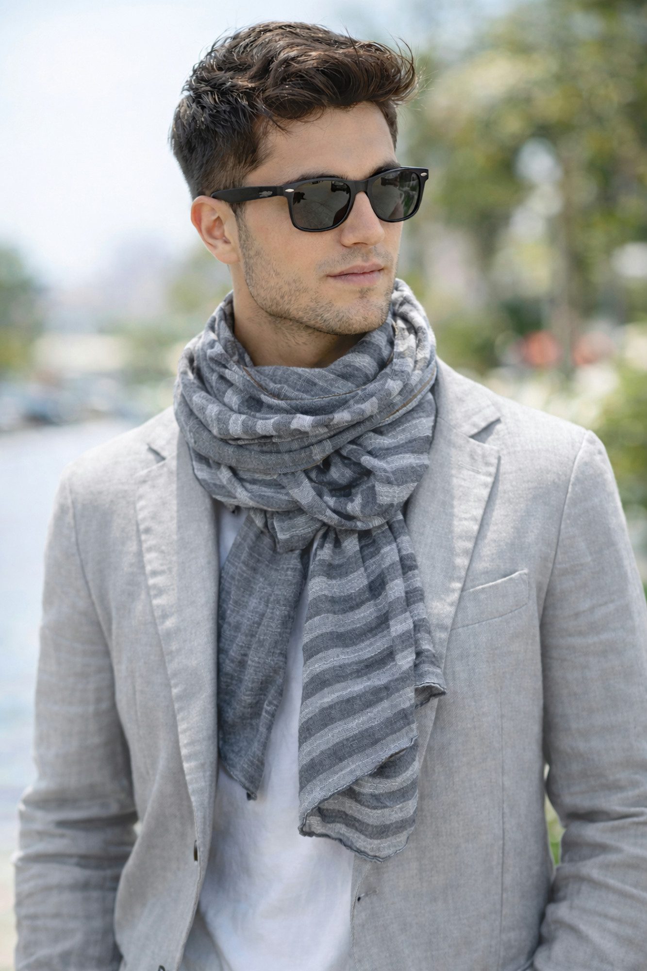 Ella Jonte Modeschal, Grau Dunkelgrau gestreift – Leichter breiter Webschal 200x90cm