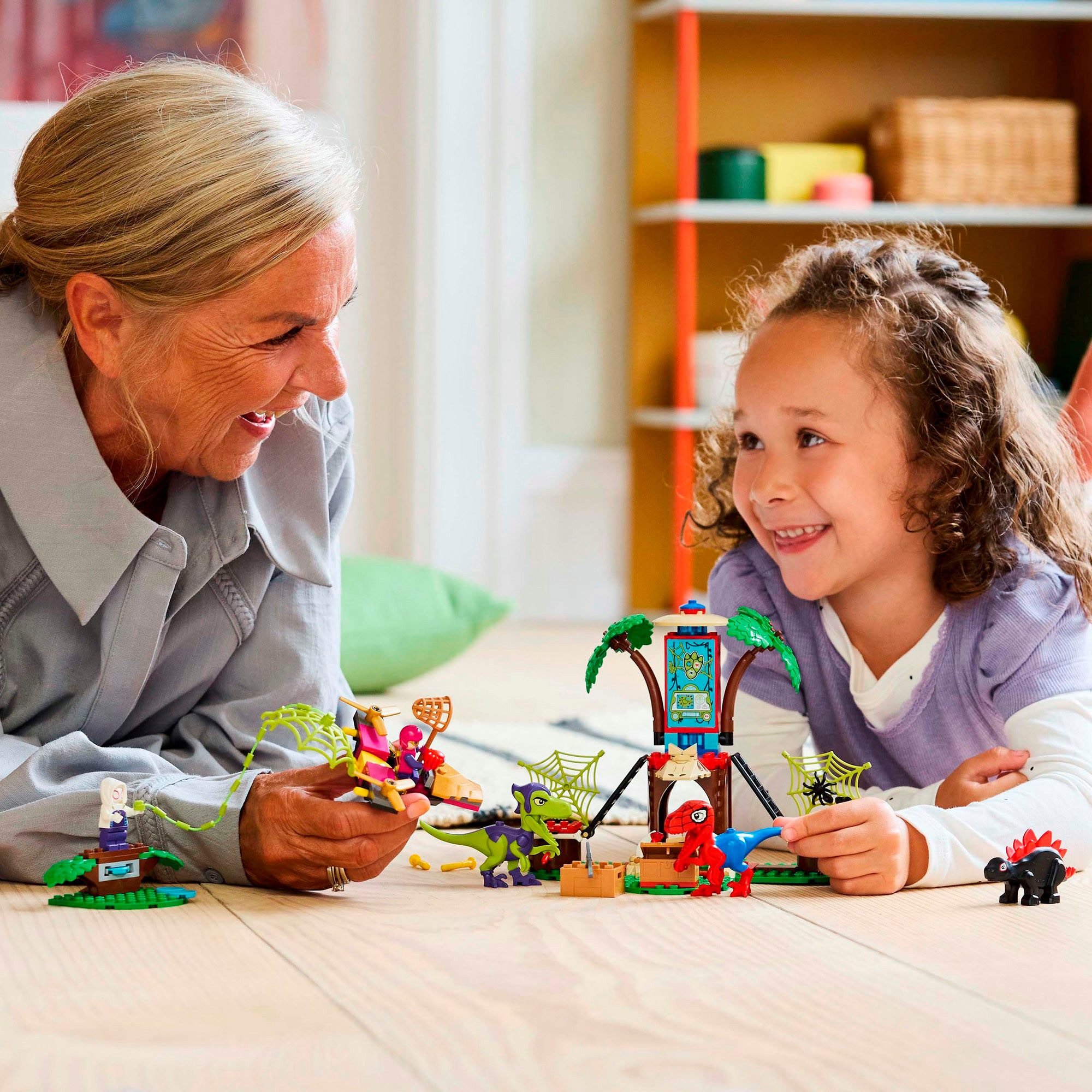 LEGO® Showdown am Baumhaus: Spidey-Rex vs. günstig online kaufen