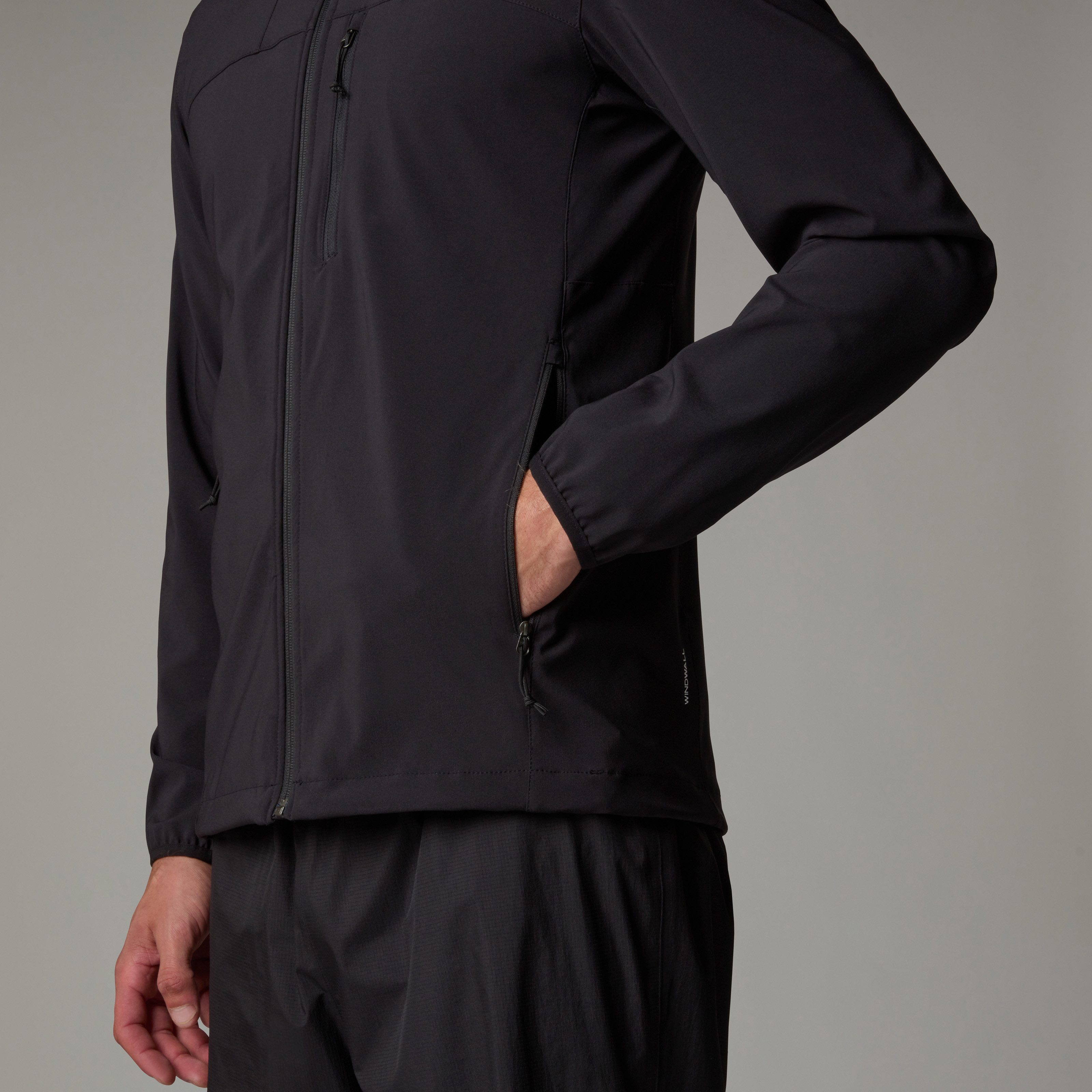 The North Face Windbreaker Nimble sportlicher Stil, atmungsaktiv, leichtes Softshellmaterial