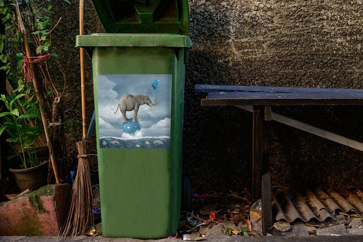 Mülleimer-aufkleber, Mülltonne, - Meer Sticker, Elefant (1 St), Luftballons MuchoWow - Abfalbehälter Container, Wandsticker - Fisch