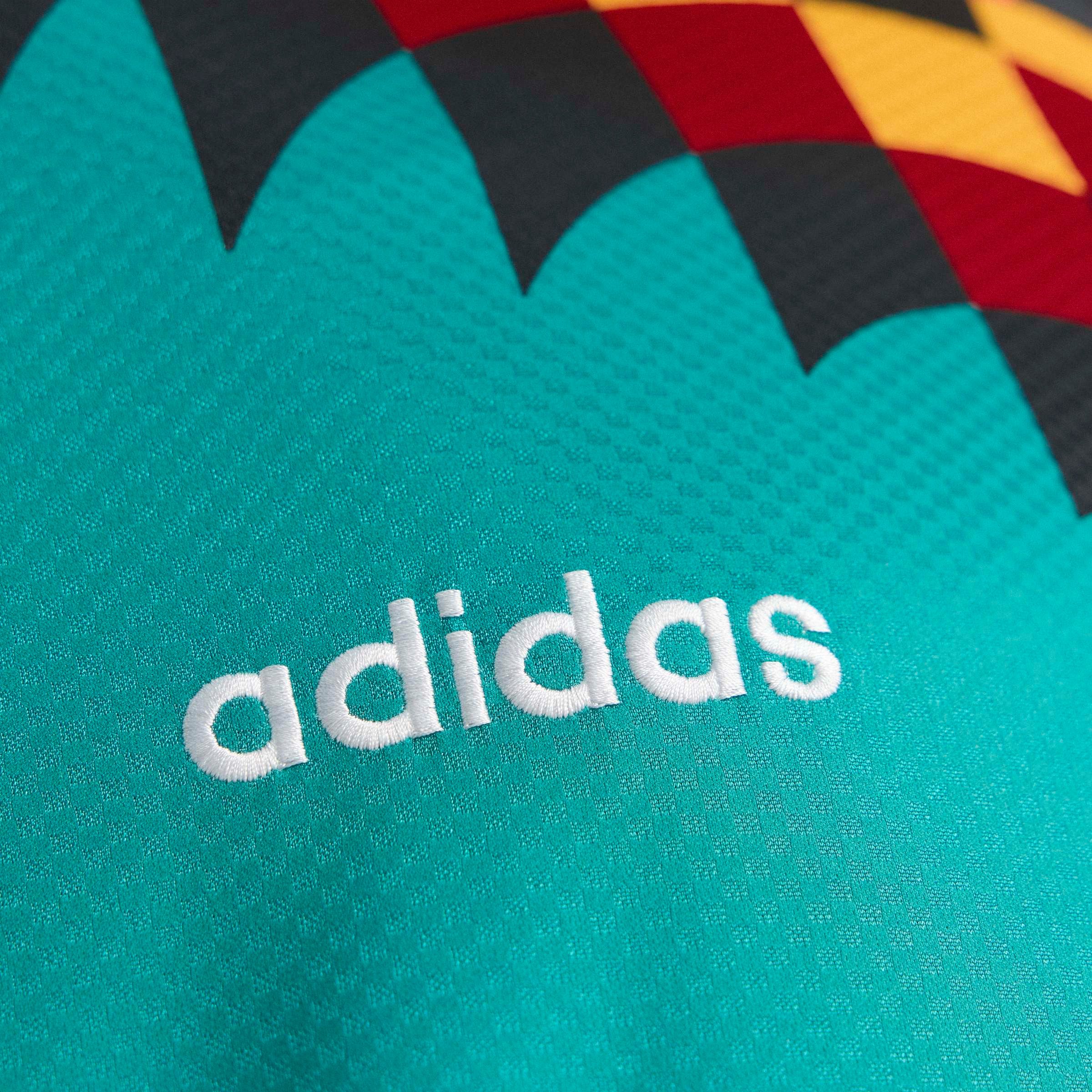 adidas Performance Fußballtrikot DFB A JSY 94 mit V-Ausschnitt, lockerer Schnitt, aus Jacquard-Strickmaterial