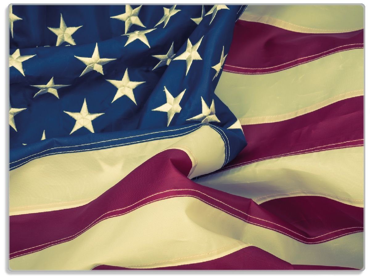 Wallario Schneidebrett Amerikanische Flagge im Wind, ESG-Sicherheitsglas, (inkl. rutschfester Gummifüße 4mm, 1-St), 30x40cm