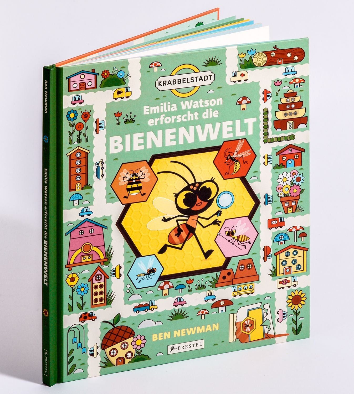 Emilia Watson erforscht die Bienenwelt / Ben Newman