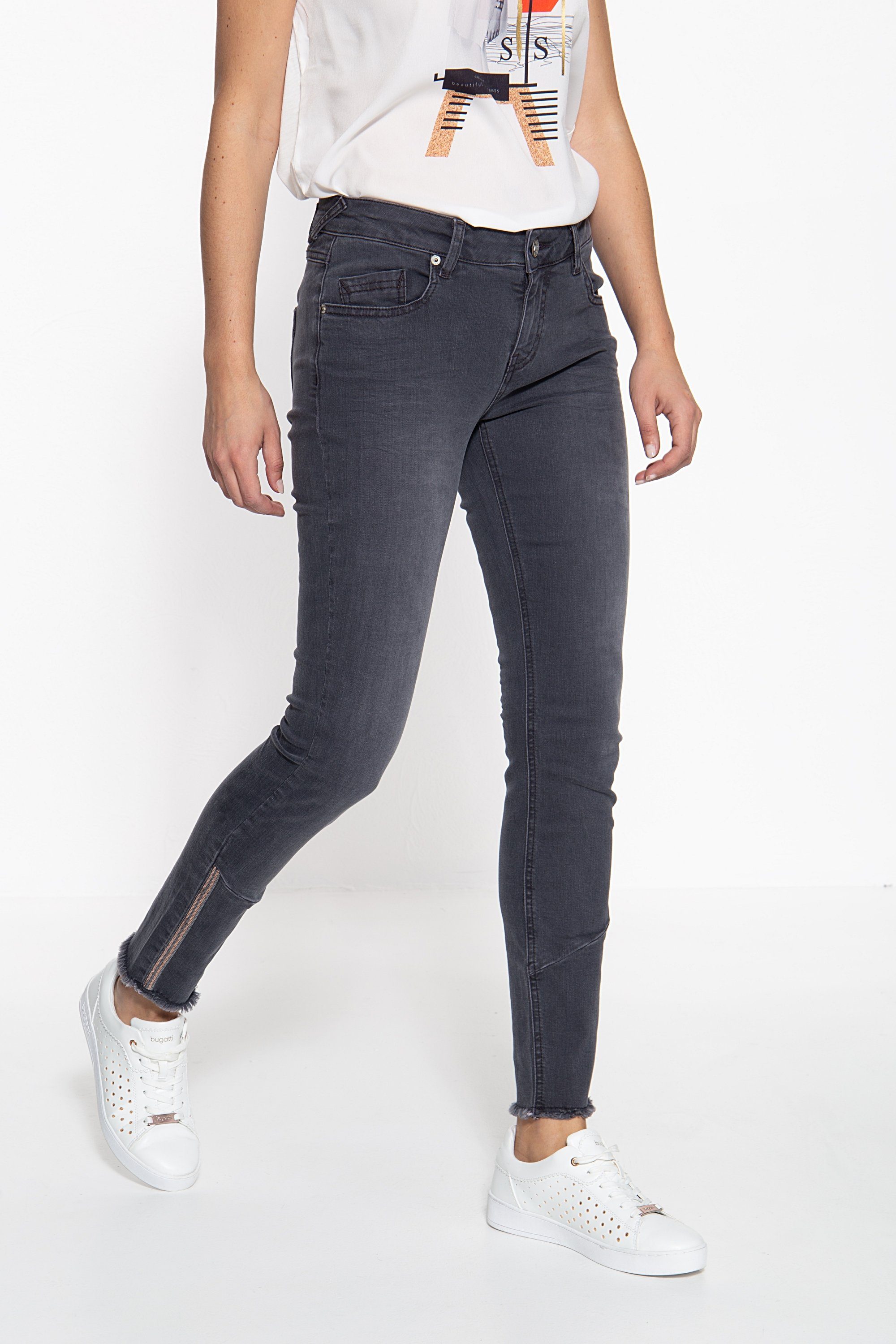 Damen Jeans ATT Jeans Slim-fit-Jeans Leoni mit offenen Saumkanten und Paillettendetails