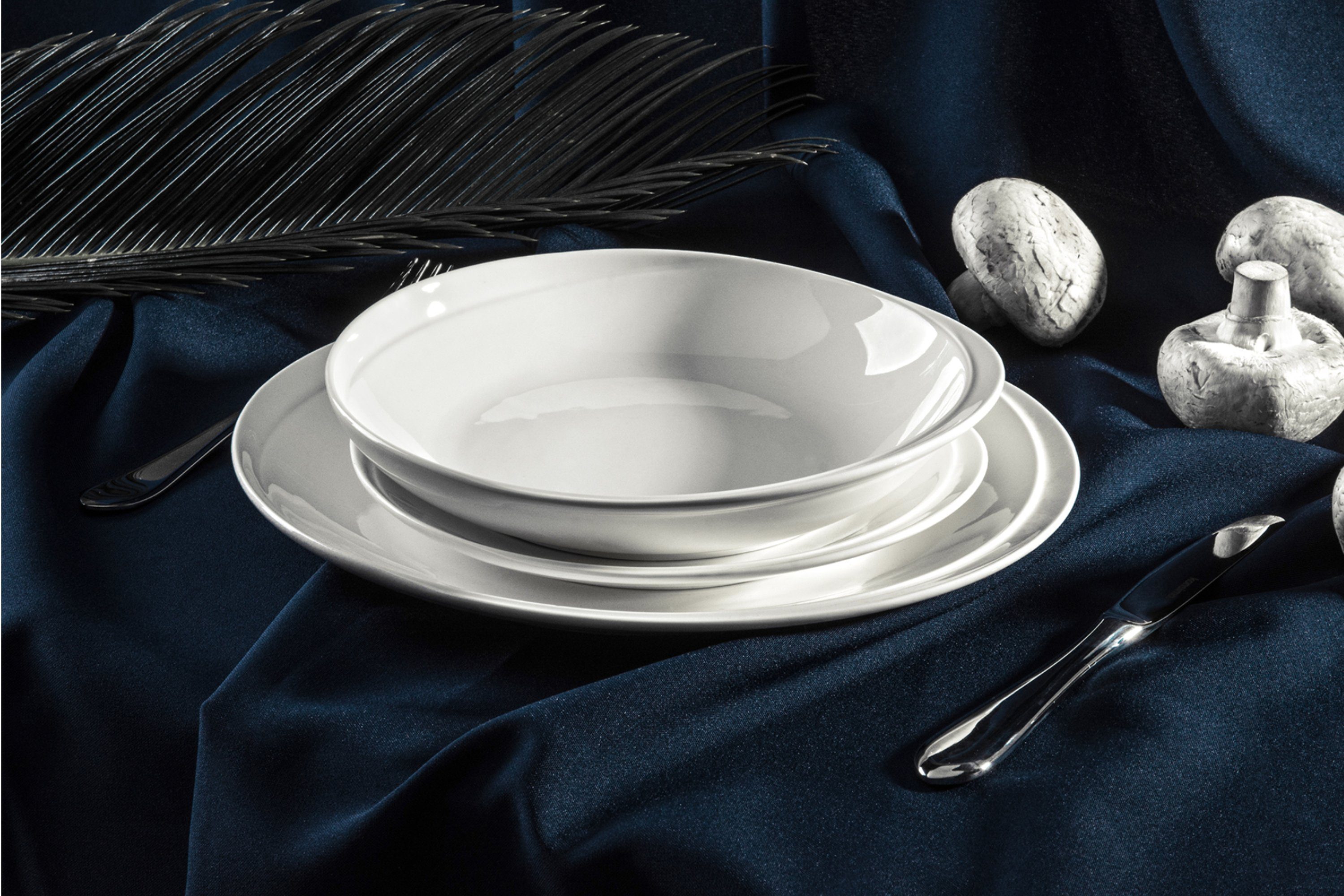 KONSIMO® Tafelservice RESEDA Speiseteller Dessertteller Suppenteller (18-tlg), 6 Personen, Porzellan, Spulmachinen- und Mikrowellengeeignet, rund