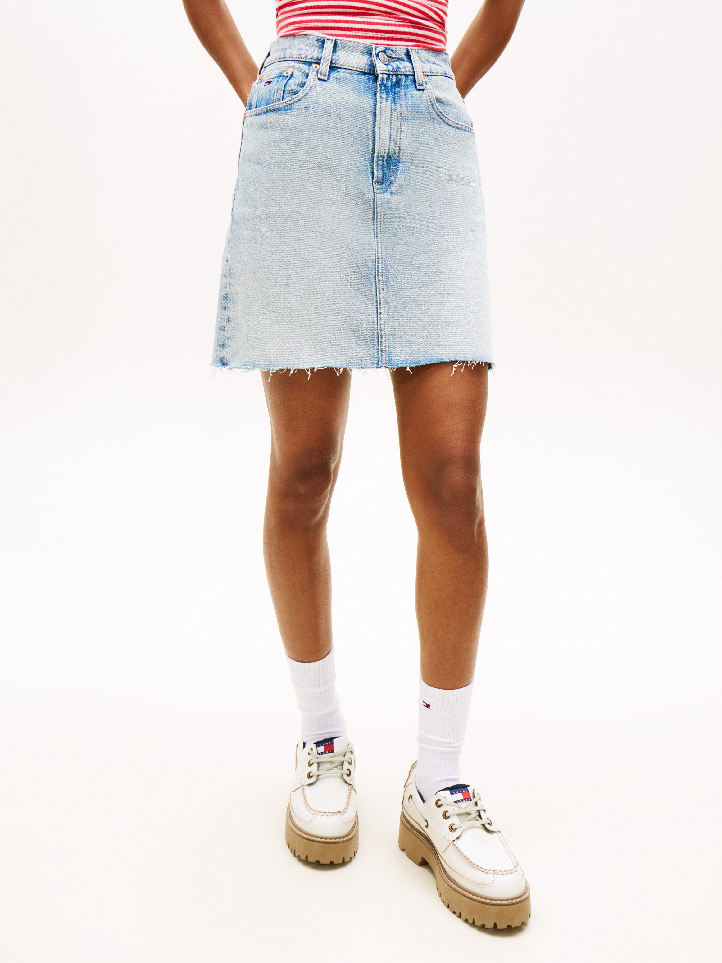Tommy Jeans Jeansrock MOM UH SKIRT BJ8115 Straight Fit in Mini-Länge