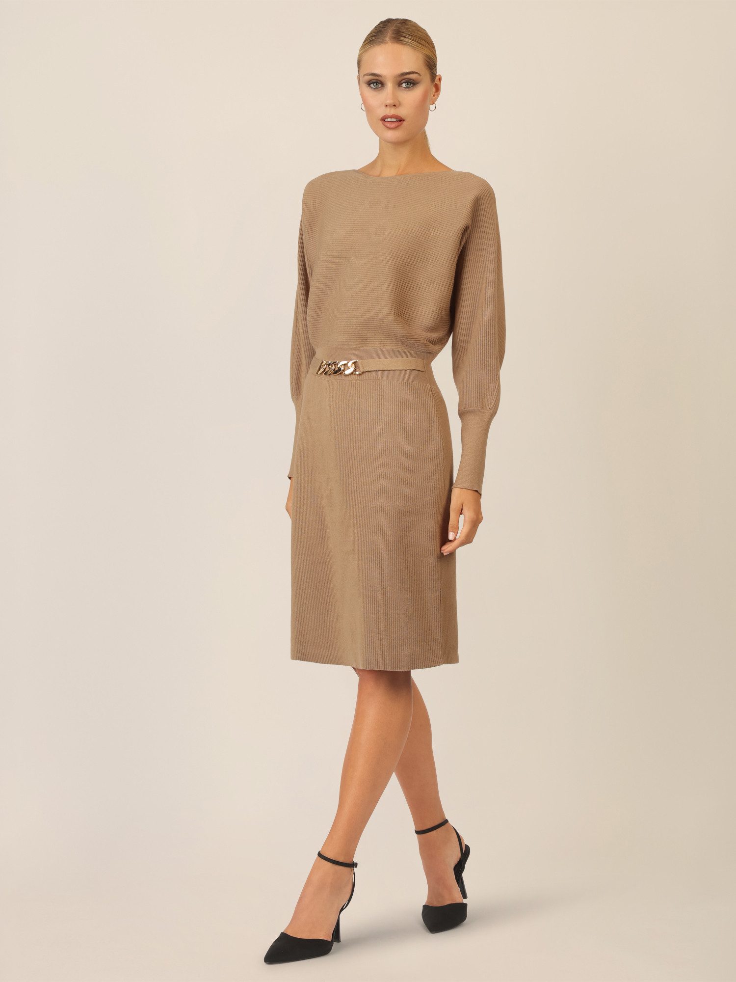 Apart Strickkleid mit Gliederkette Detail Gürtel günstig online kaufen