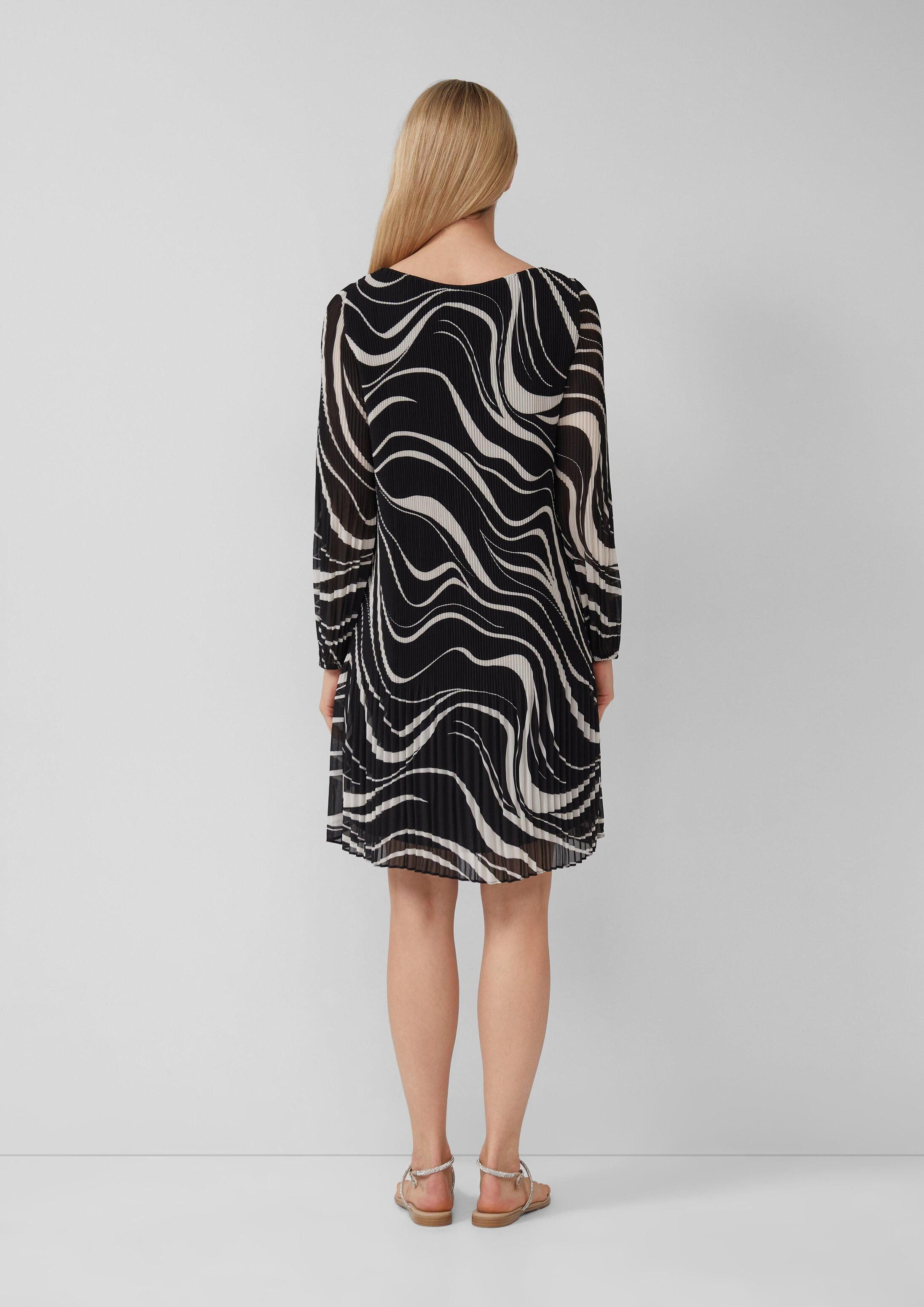 s.Oliver Minikleid Kleid Plissiertes Chiffonkleid mit All-over-Print und Viskosefutter