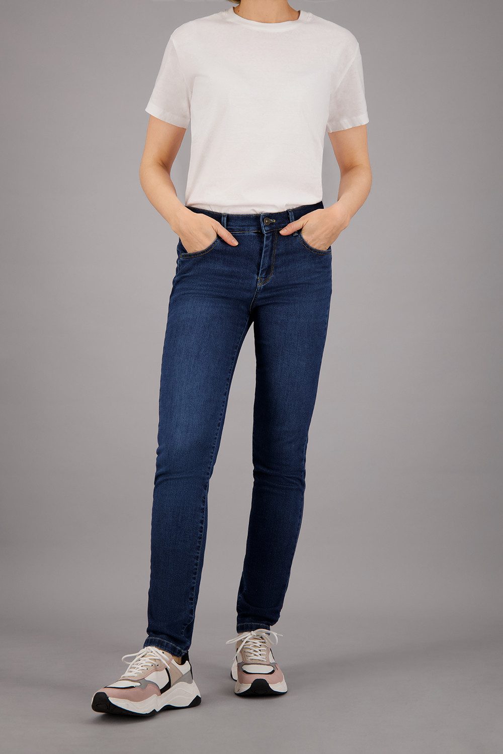 5-Pocket-Jeans ZURI122-670721-7169, Slim Fit, schwarz, dunkelblau, leichte Used-Optik
