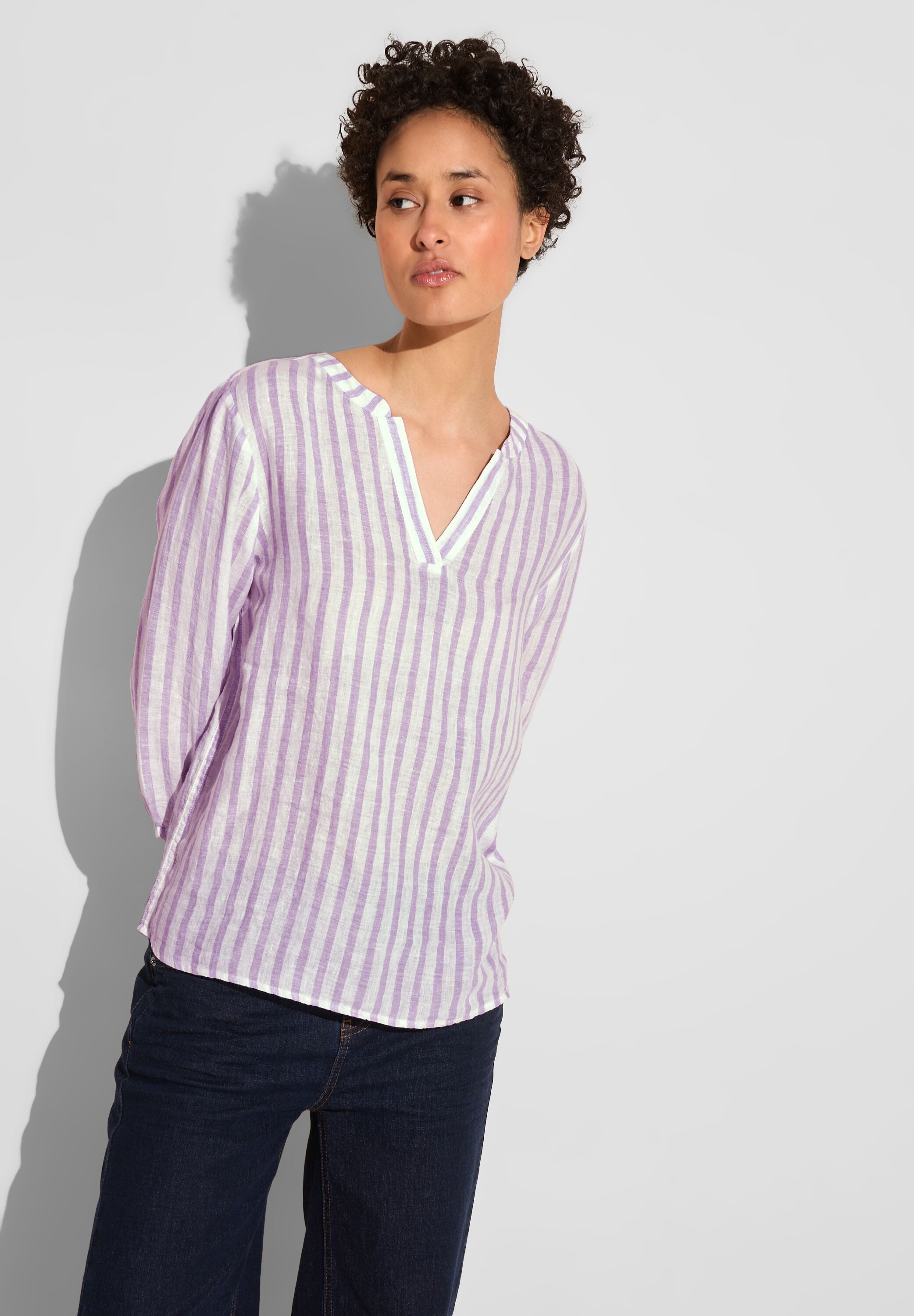STREET ONE Shirtbluse mit geschlitztem Rundhalsausschnitt