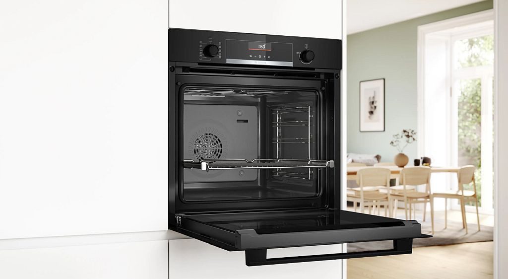 BOSCH Backofen mit Air Fry Versenkknebel und 3D-Heißluft Plus EEK A+ HBG536EB4