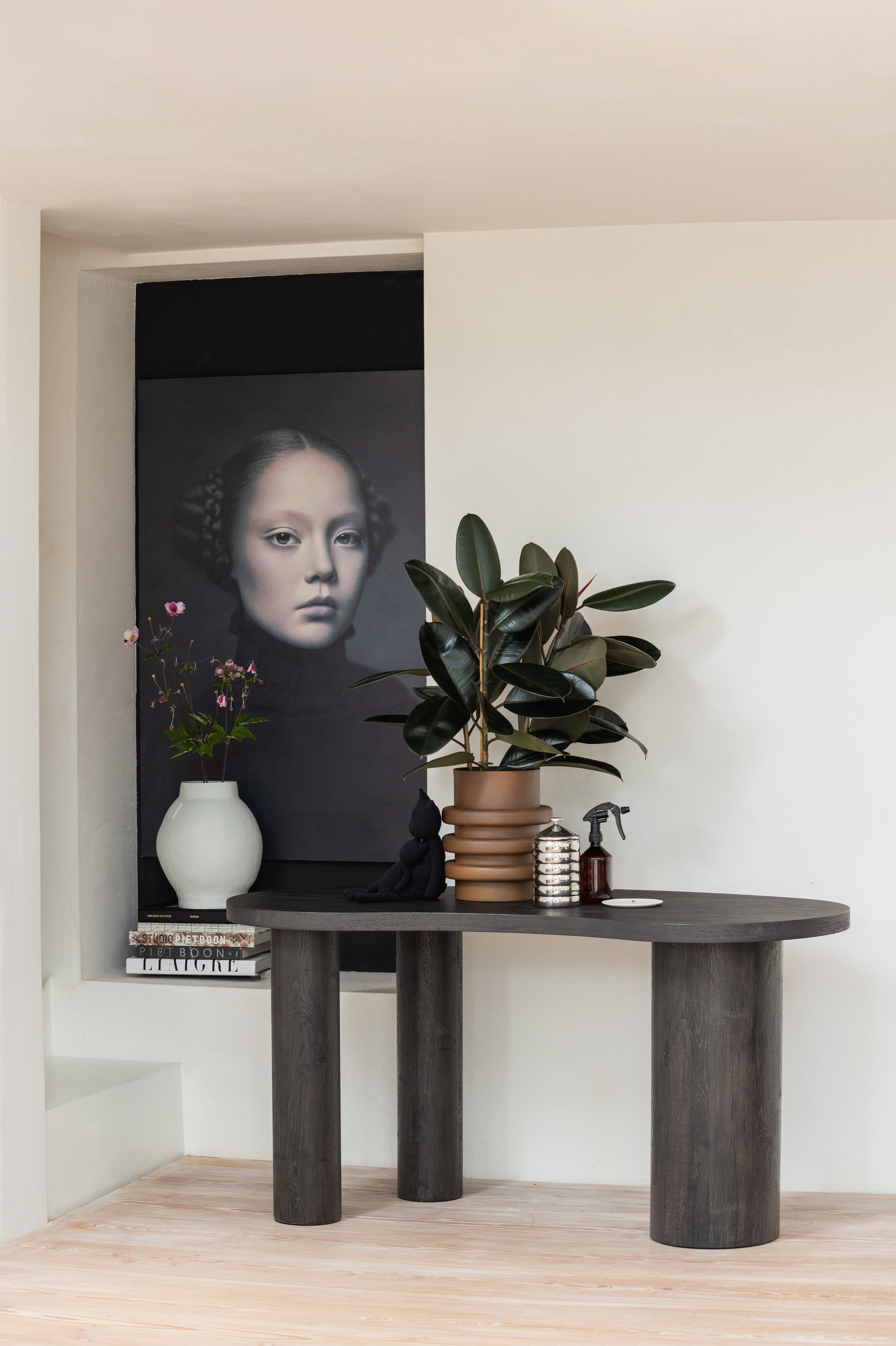 WOOOD Schreibtisch Maan aus MDF mit 3D-Papierbelag, organische Form 150x70x75 cm, Tragkraft 100 kg, einfach zu montieren, sichtbare Maserung