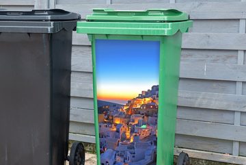 MuchoWow Wandsticker Oia Santorini mit farbenprächtigem Sonnenuntergang in Griechenland (1 St), Mülleimer-aufkleber, Mülltonne, Sticker, Container, Abfalbehälter