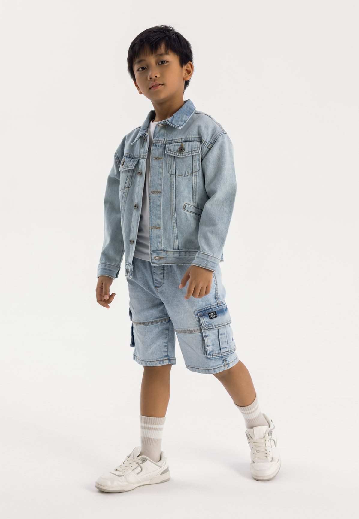 MINOTI Jeansshorts Denim-Shorts mit Cargotaschen (3y-14y) trendiges Design mit praktischen Taschen