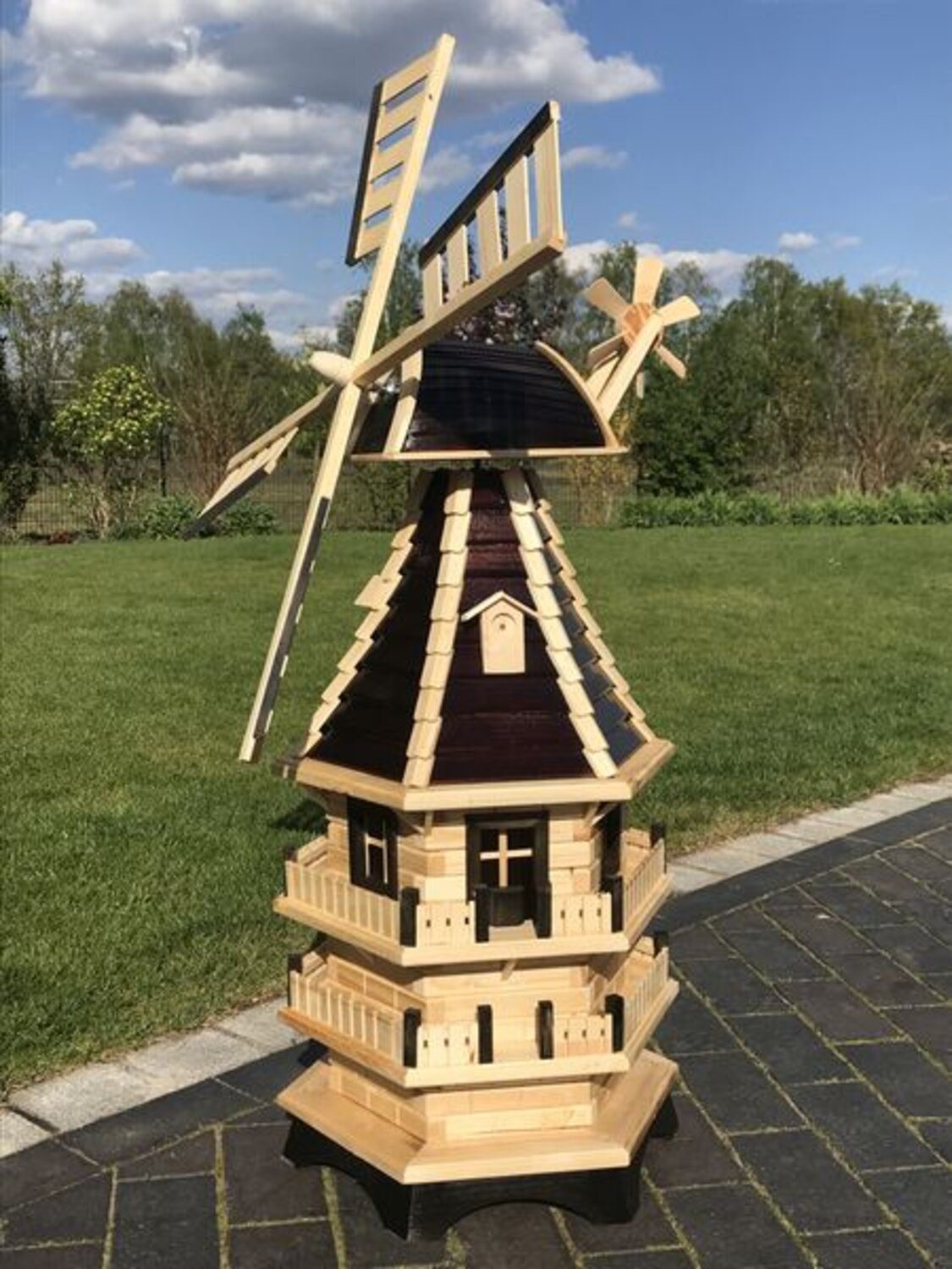DSH DEKO SHOP HANNUSCH Gartenfigur WM 1,4 Lamelle dreistöckig, 140 cm hoch - auch mit Solarbeleuchtung