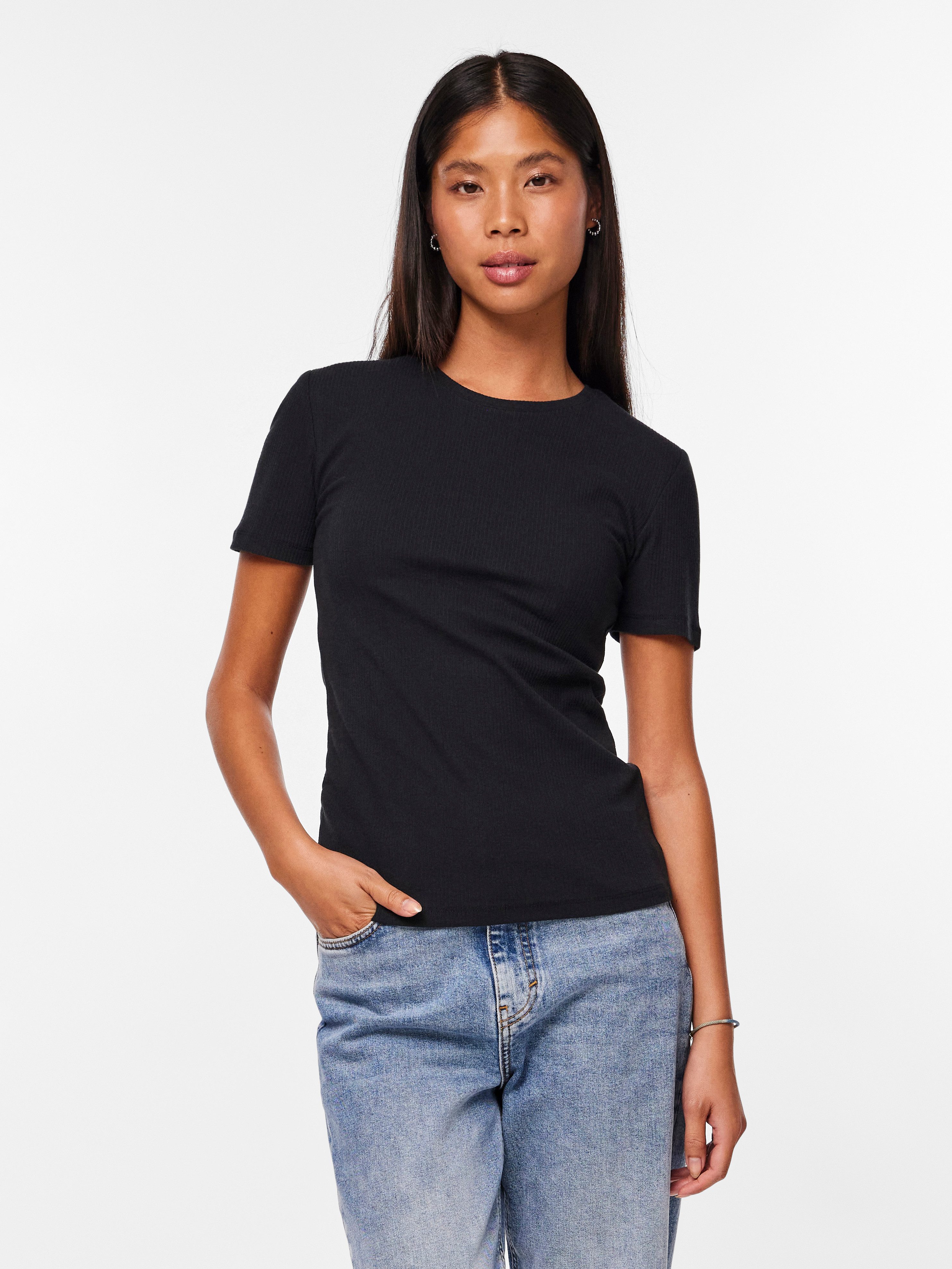 pieces Kurzarmshirt PCRUKA SS TOP JRS NOOS BC mit gerippter Struktur