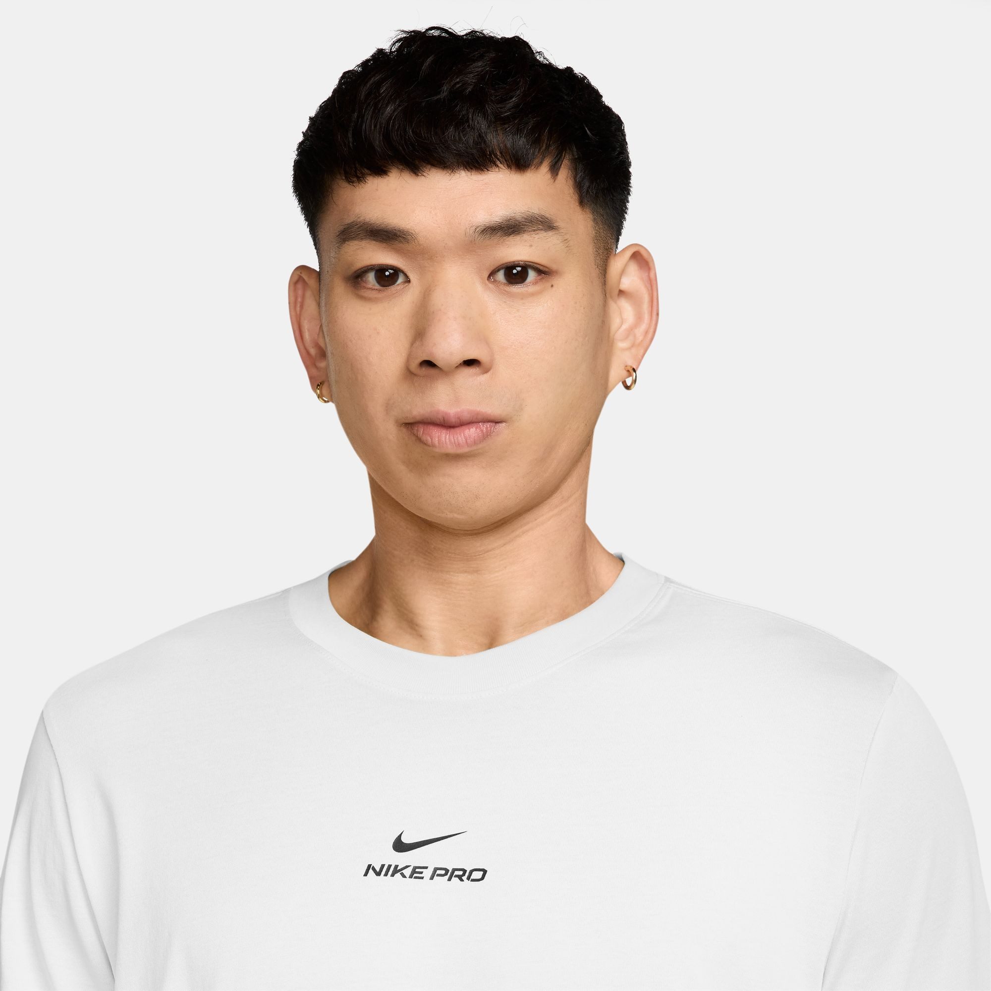 Nike T-Shirt M NK DF TEE STD PRO Kurzarm-Design, mit Rundhalsausschnitt, unifarbenes Design