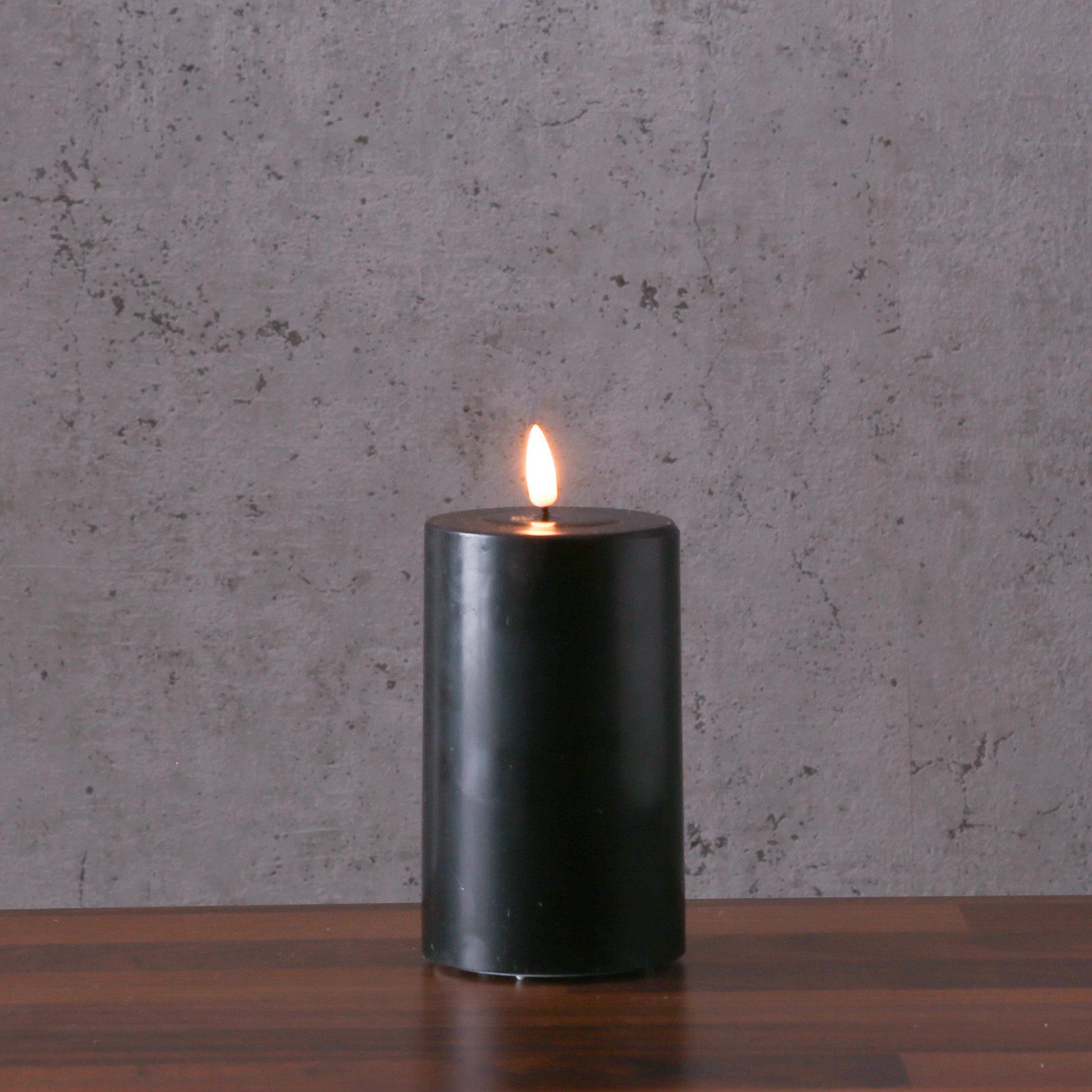 Deluxe Homeart LED-Kerze MIA Echtwachs Deluxe Wachsspiegel flackernd H: 12,5cm D: 7,5cm schwarz, LED Classic, warmweiß (2100K bis 3000K)