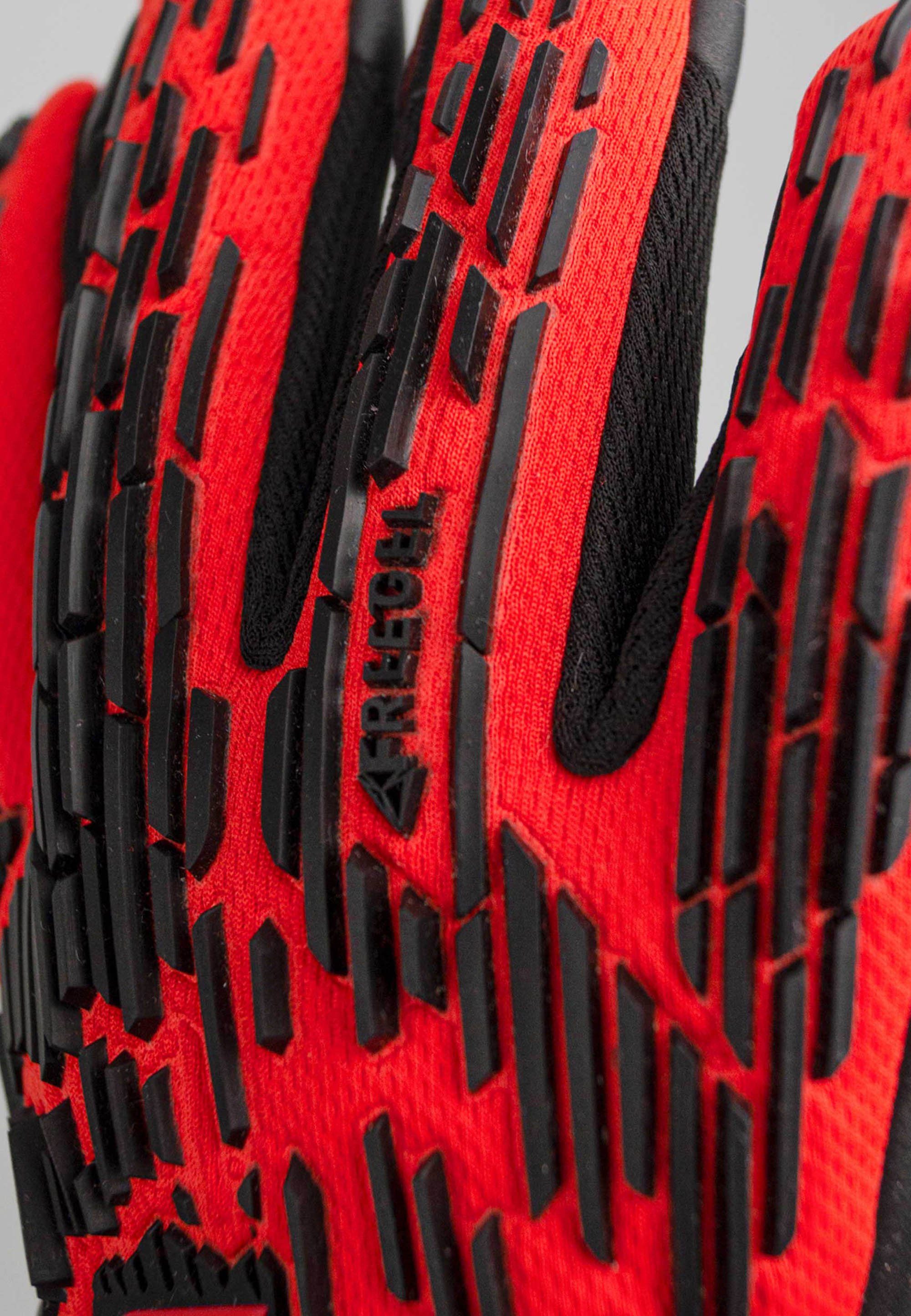 Reusch Torwarthandschuhe Attrakt Freegel Silver mit hervorragendem Grip