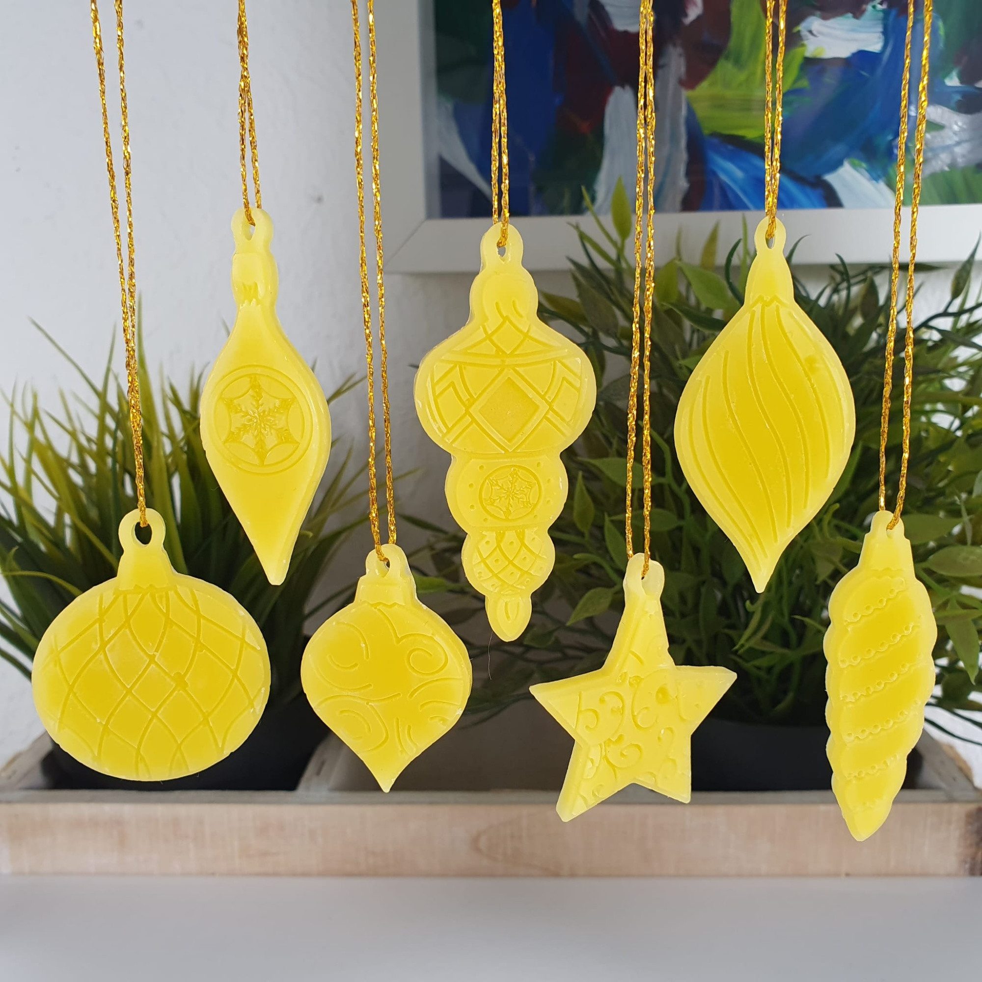 Aspinaworld Christbaumschmuck Christbaumschmuck 7er Set Zierformen bis 6 cm natur – mit Prägung (7-tlg)
