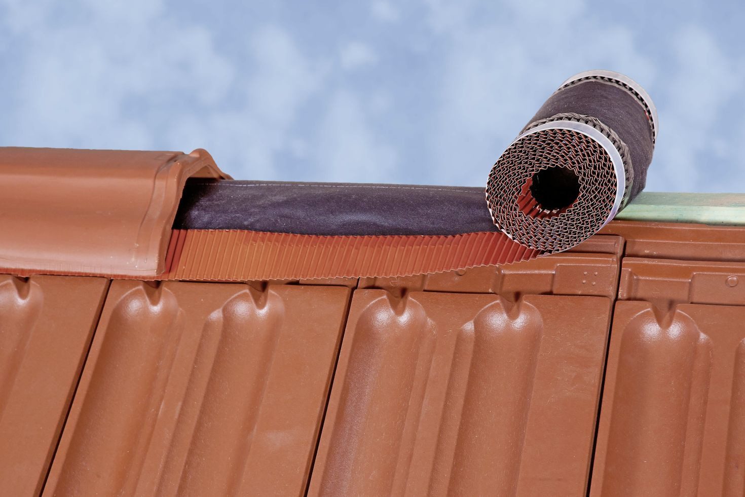 Sarei Haus- und Gartentechnik Dachdurchführung Sarei First- und Gratrolle mit Spinnvlies 5 m x, Silikon