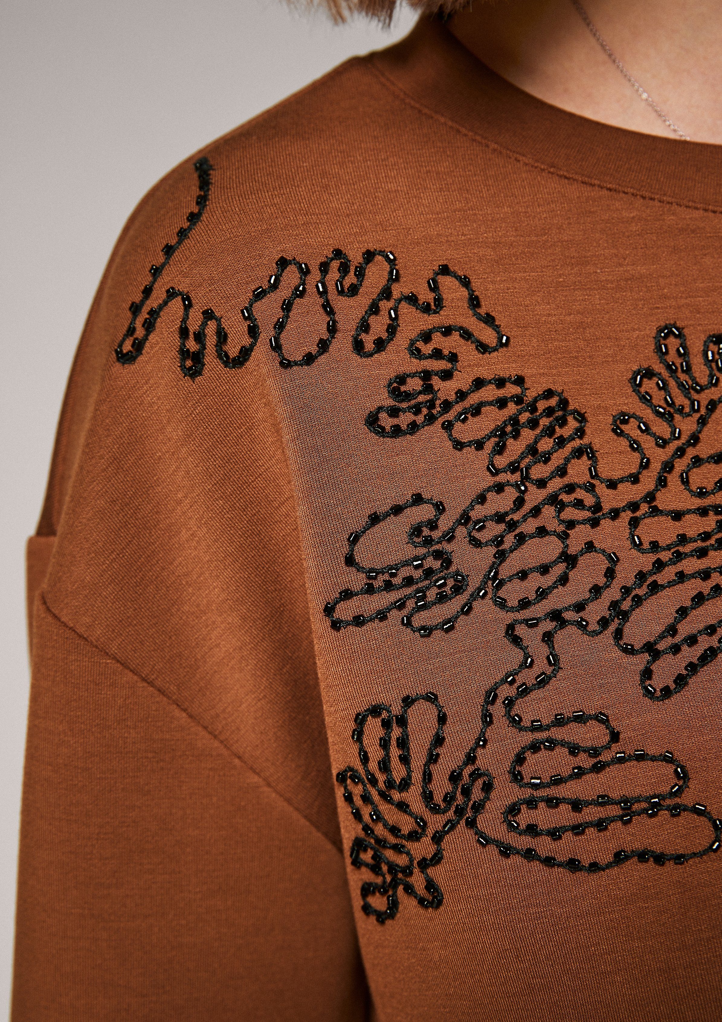 Damen Pullover Comma Sweatshirt Sweatshirt mit Embroidery (1-tlg) Schmucksteine, Stickerei