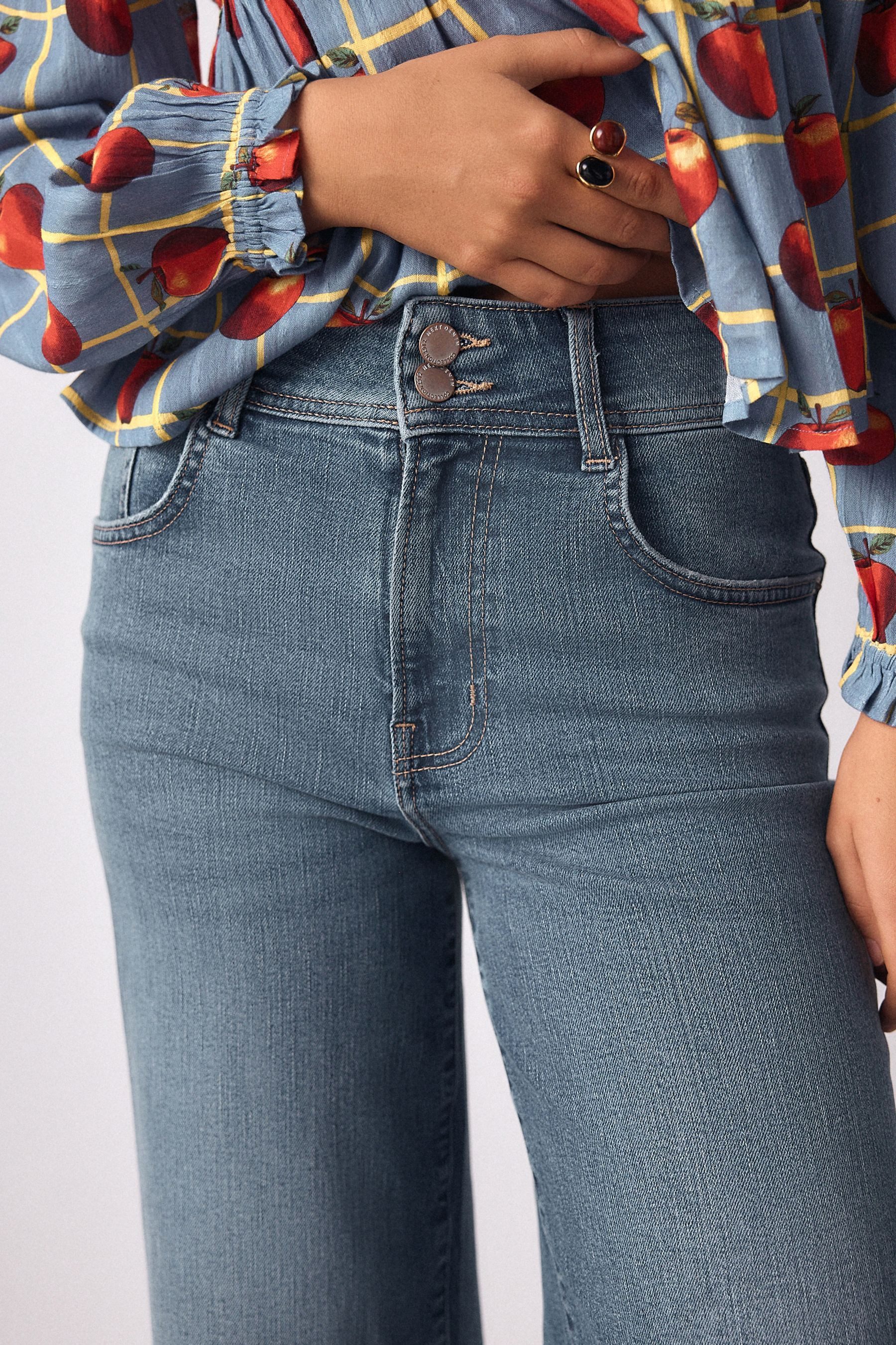 Next Stretch-Jeans Hochbund-Jeans mit weitem Bein und Stretch (1-tlg)
