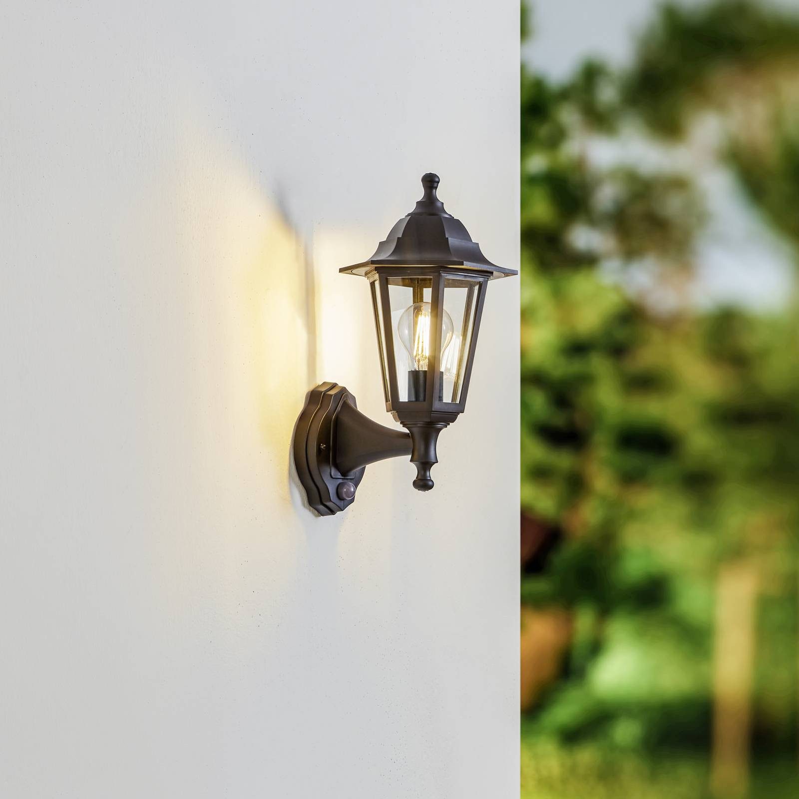 Lindby Außen-Wandleuchte Nane, Kunststoff Schwarz IP44mit Bewegungsmelder, 1 x 60 W