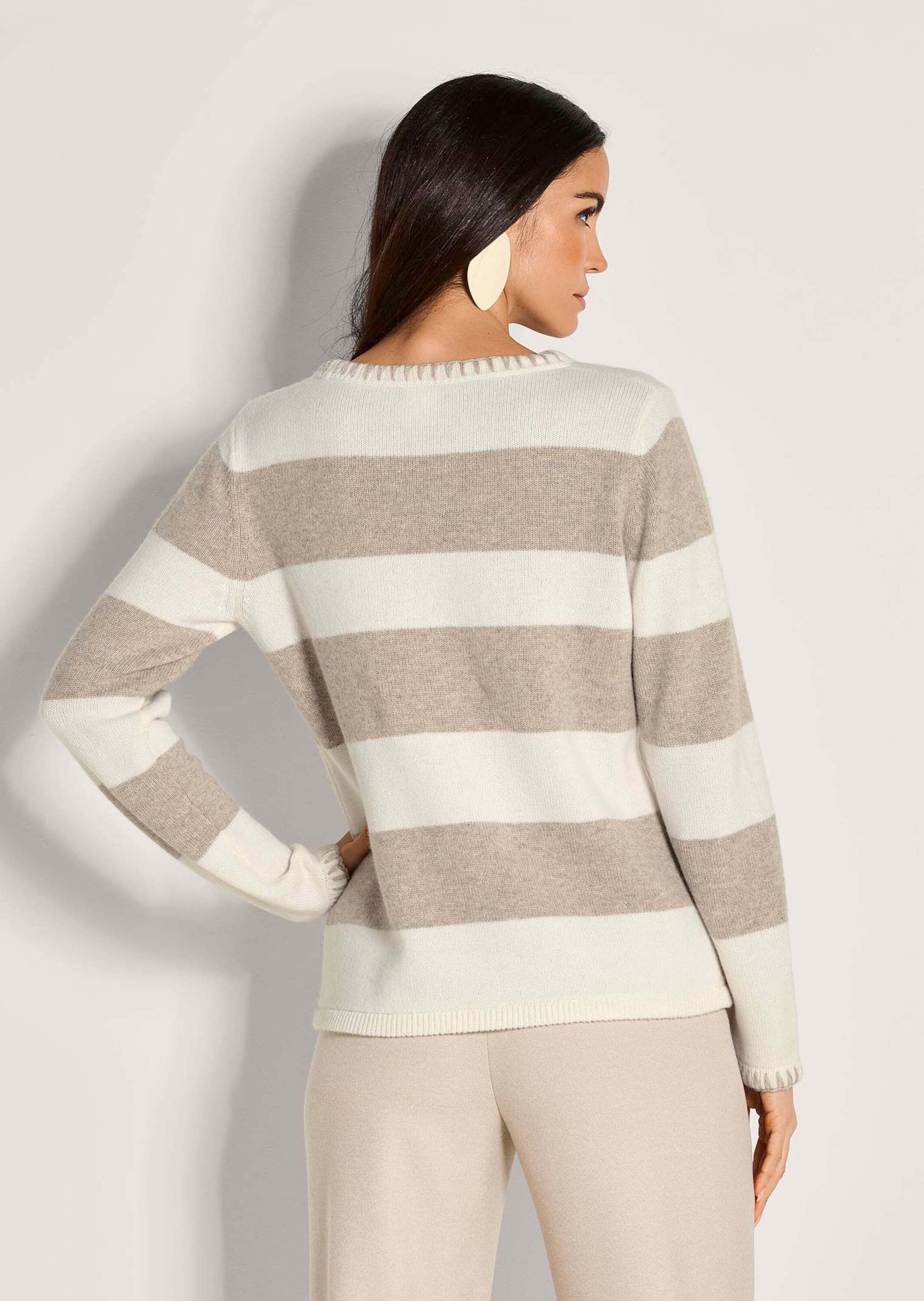 MADELEINE Strickpullover Luxuriöser Wollpullover im Blockstreifen-Design Weicher Pullover mit Rundhals, Zierstich-Details und Langarm. € 214,99