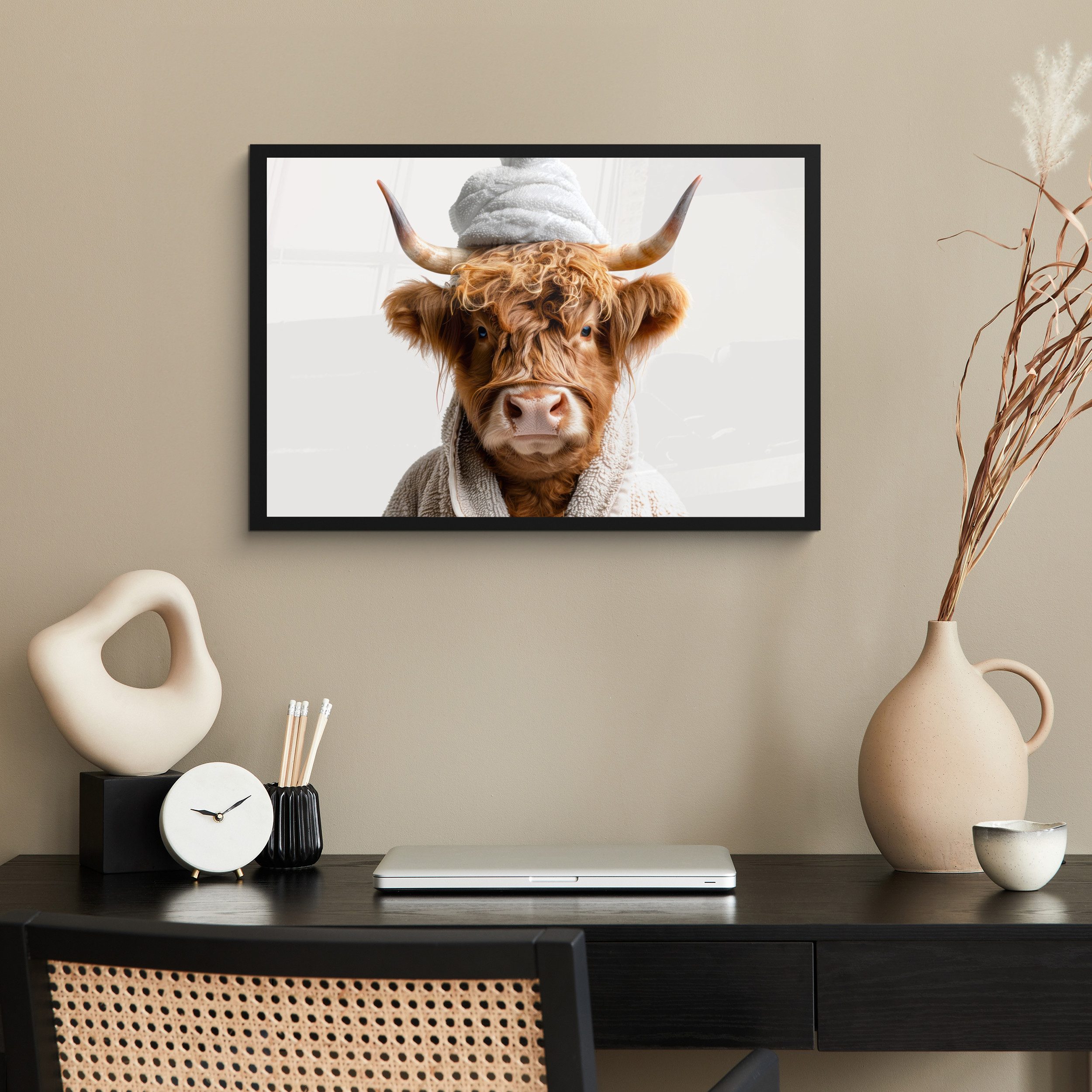 MuchoWow Poster Schottischer Highlander - Bademantel - Kuh - Tiere, (1 St), Bilderrahmen, Poster Wand Dekoration, Wanddeko, 60x40 cm
