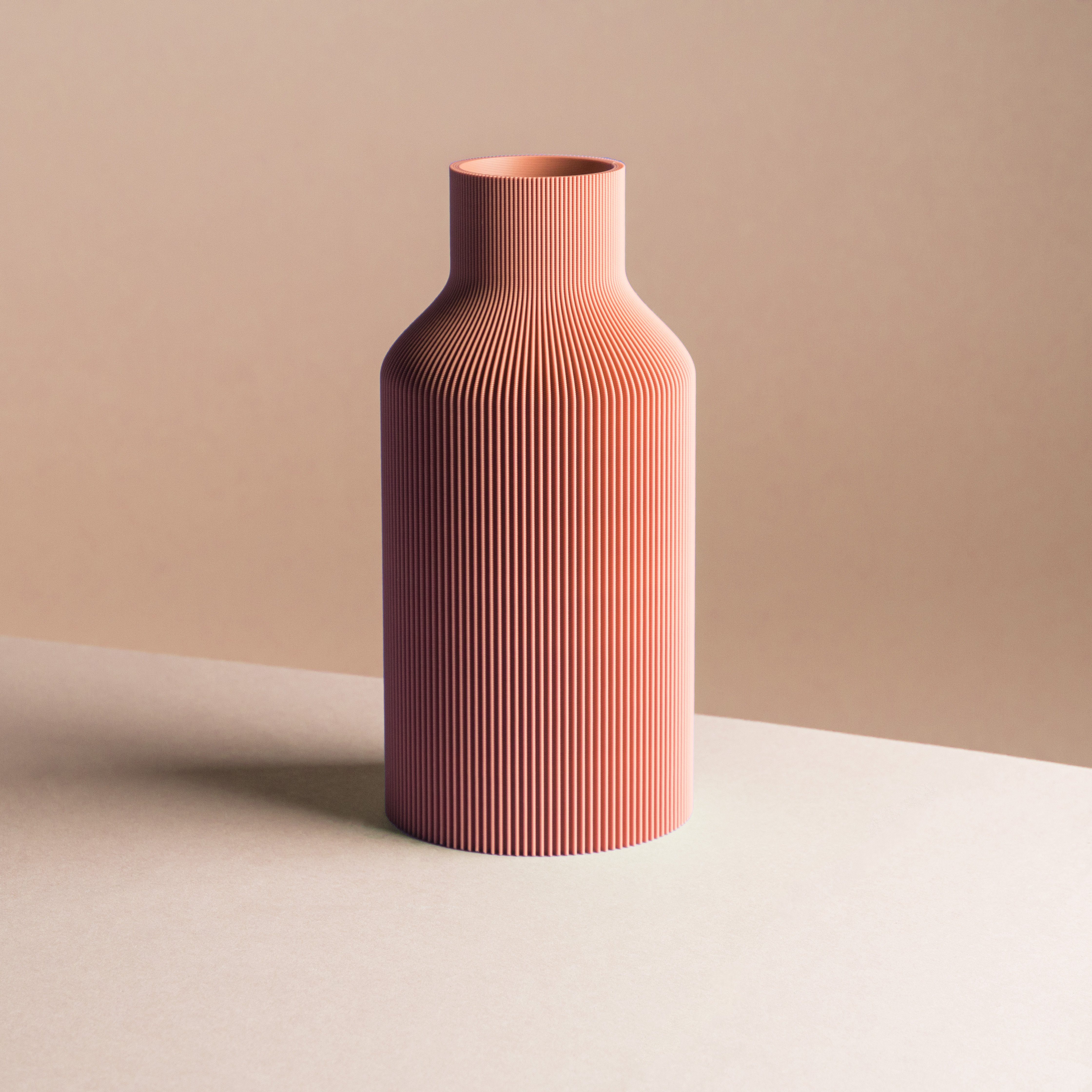 Dennismaass. Dekovase FLASCHE, 3D Druck, wundervolle Rillen-Optik, für Blumen aller Art, dekorative Vase aus dem 3D Drucker terracotta