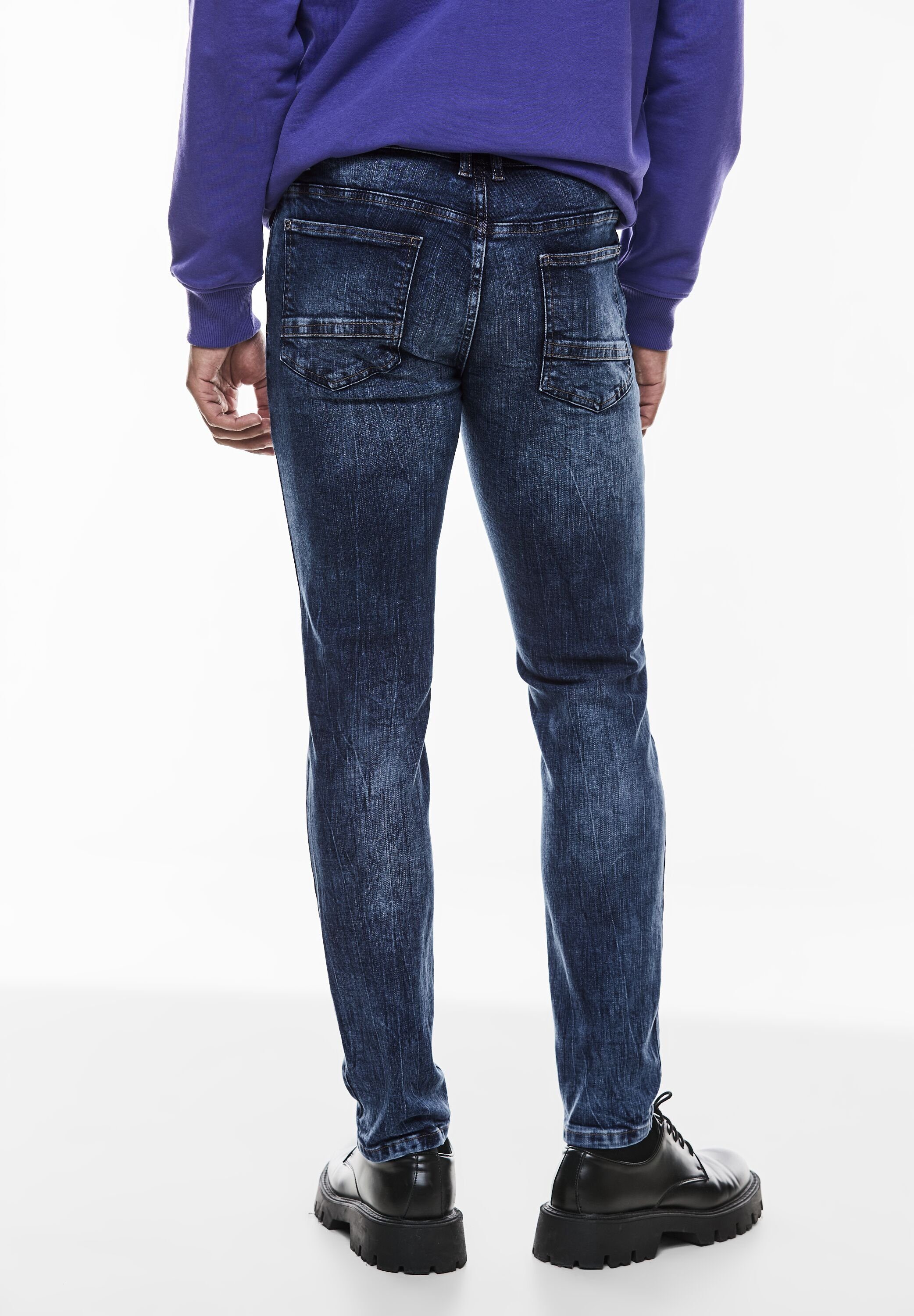 STREET ONE MEN Slim-fit-Jeans Mittelblaue 5-Pocket-Style, Waschung