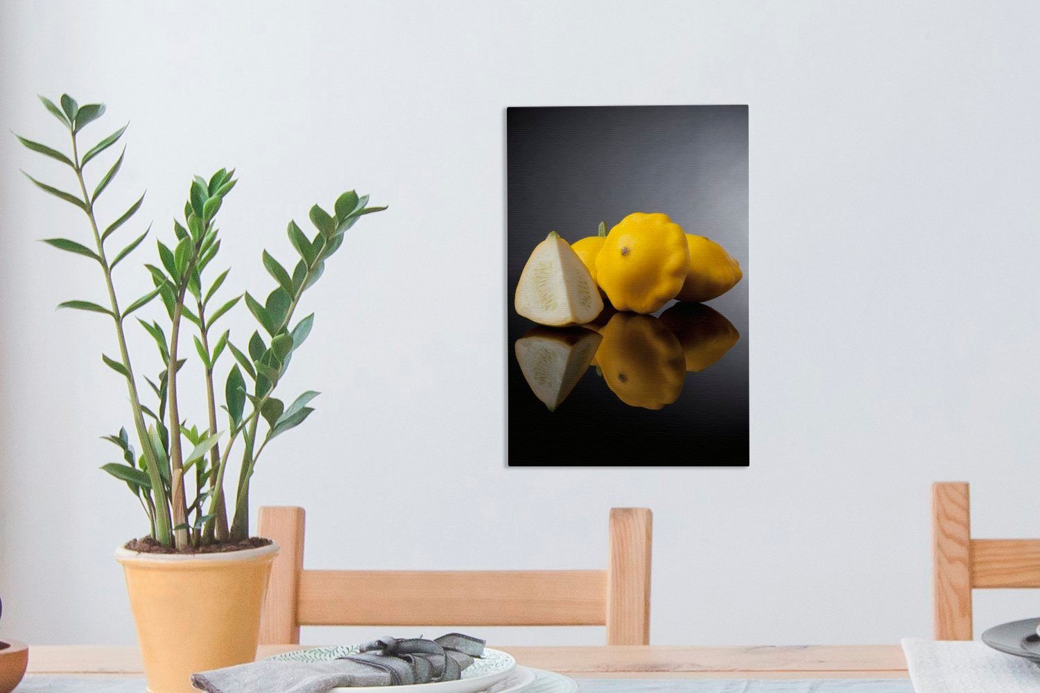 Patisson und auf, gelbe OneMillionCanvasses® Drei fertig Zackenaufhänger, St), Gemälde, cm 20x30 Leinwandbild einem (1 Ausschnitt Patissons ein Leinwandbild inkl. aus bespannt