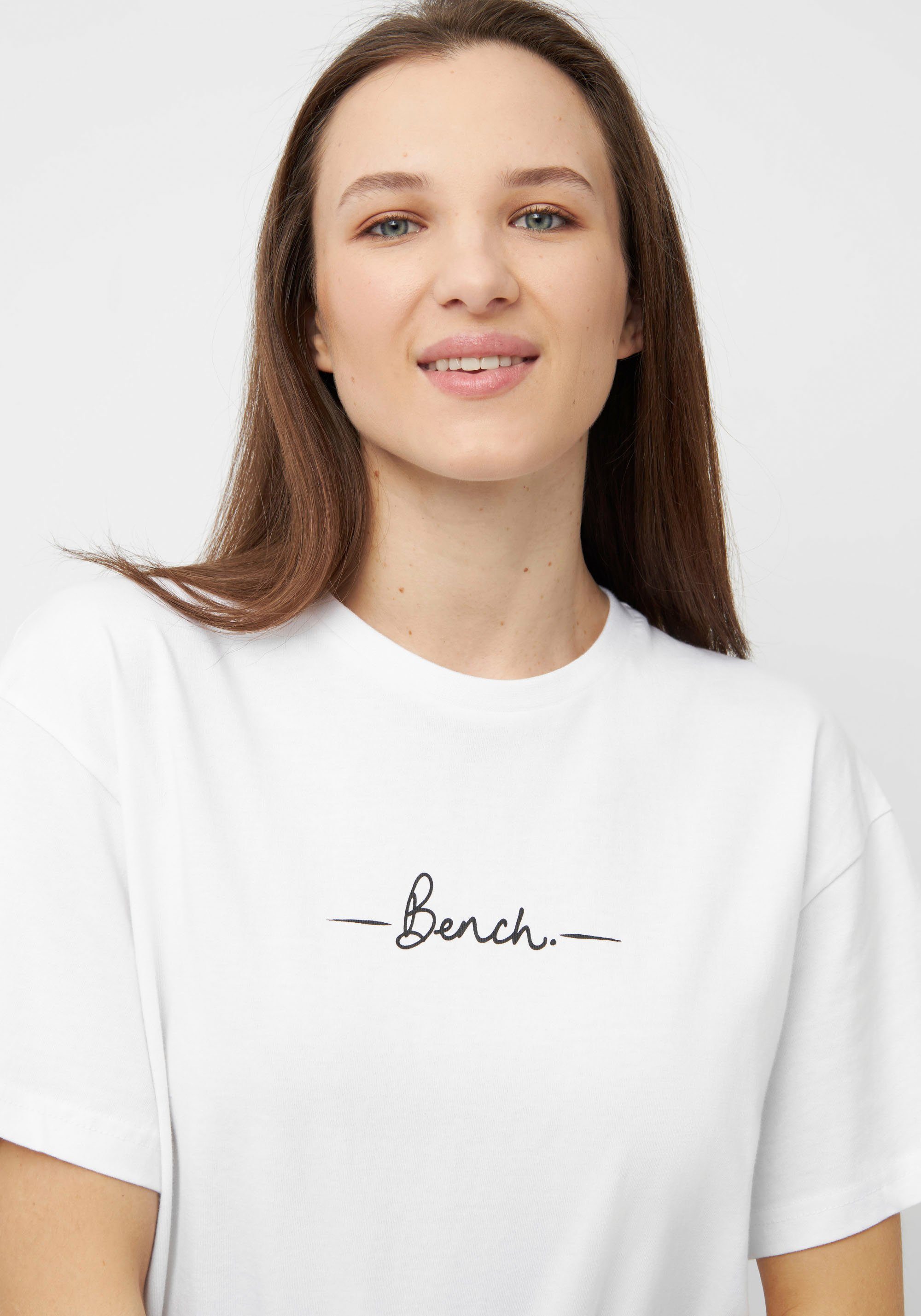 ABELIA Brustlogo mit WHITE dezentem Bench. T-Shirt