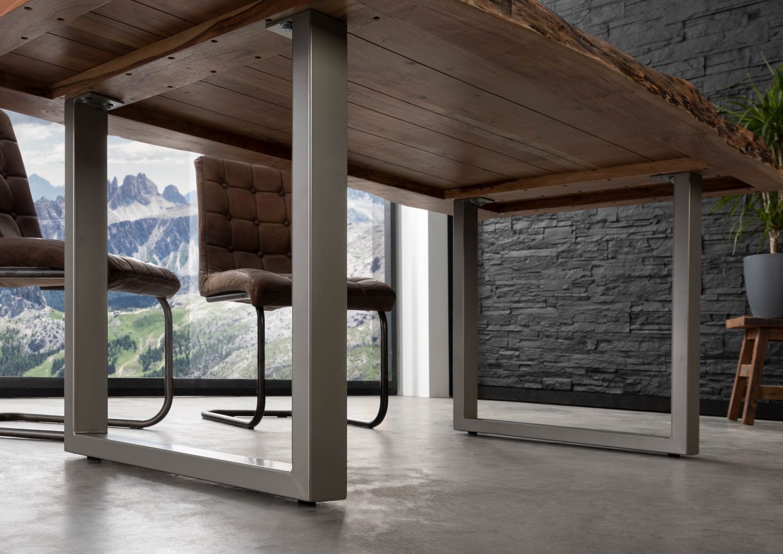 Massivmoebel24 Baumkantentisch FREEFORM (Massivholz, Massivholztisch), Baumtisch Akazie 160x90x77 natur / U-Beine silber FREEFORM 5