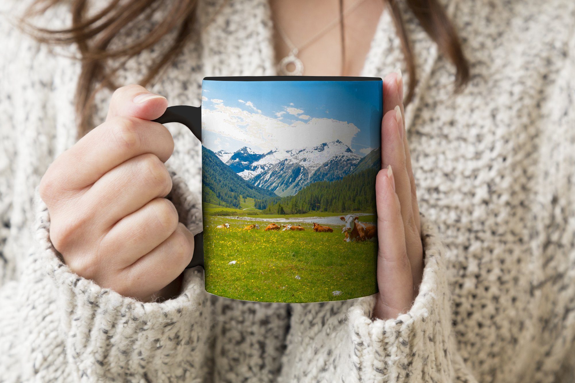 Zaubertasse, Keramik, - Alpen, - Teetasse, Pferde MuchoWow Geschenk Farbwechsel, Kühe Tasse Kaffeetassen,