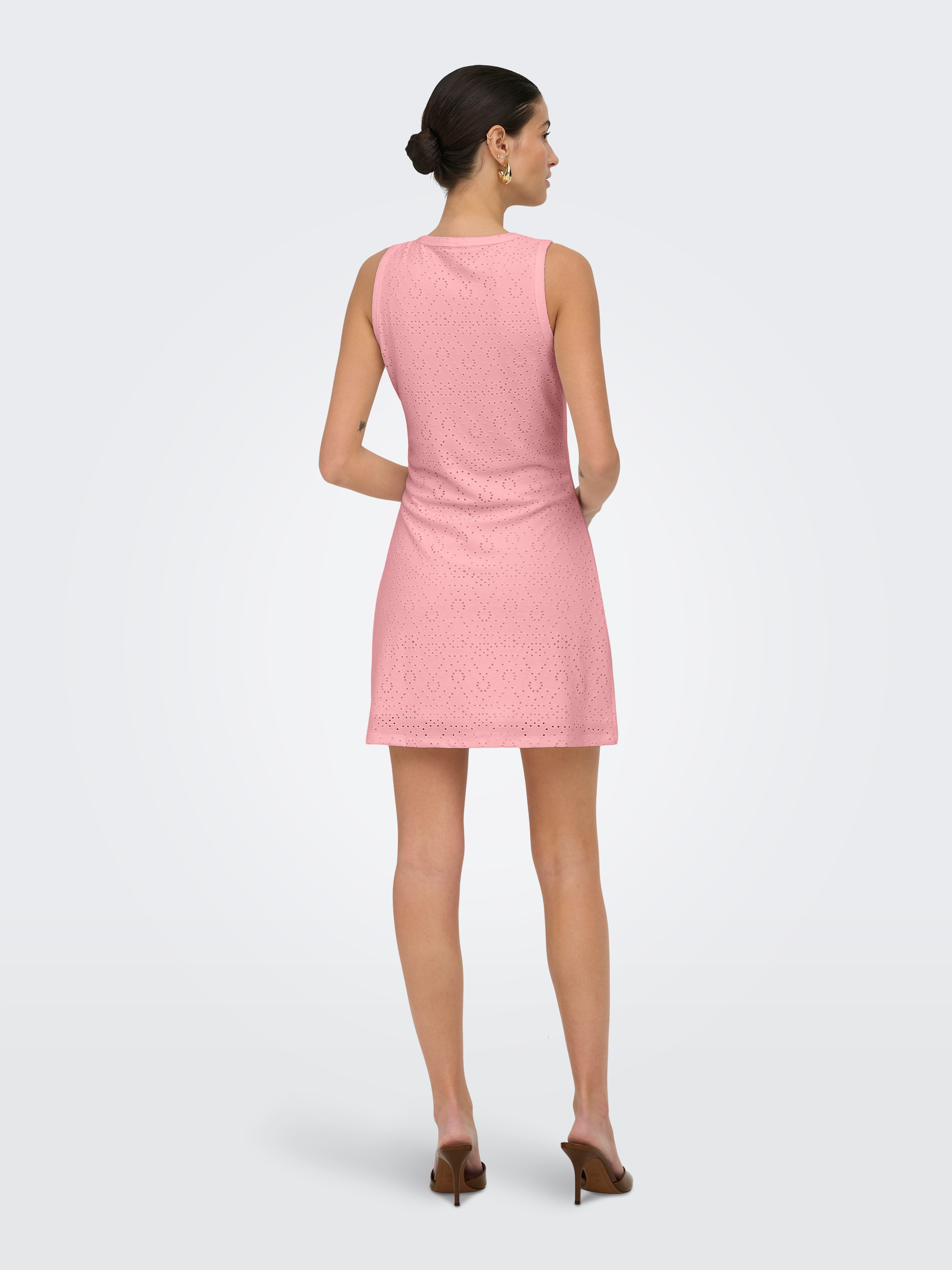 ONLY Spitzenkleid ONLSMILLA S/L V-NECK DRESS JRS Materialmix, regular fit, V-Ausschnitt