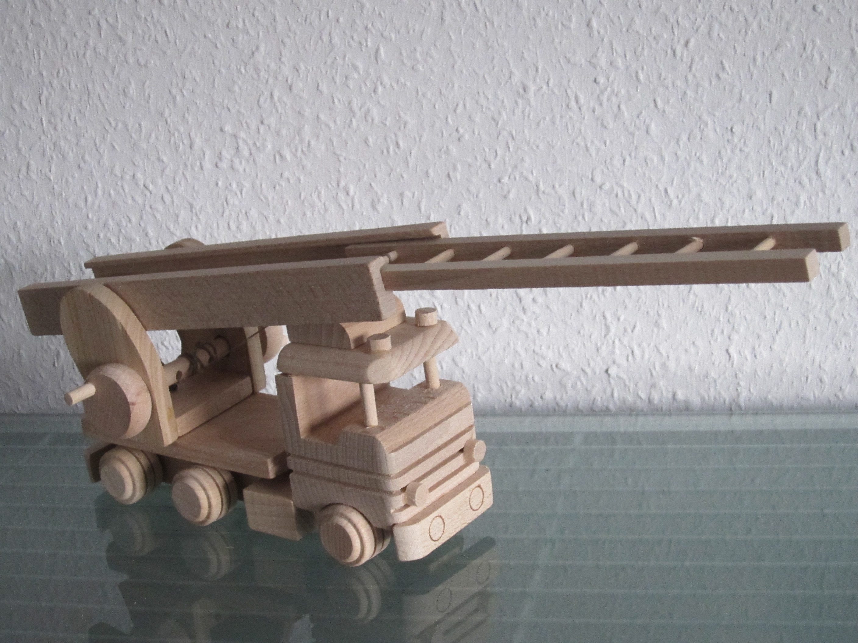 Holzprodukte Spielzeug-Feuerwehr Feuerwehr Truck Modellauto Feuerwehrauto Feuerwehrwagen LKW Drehleiter