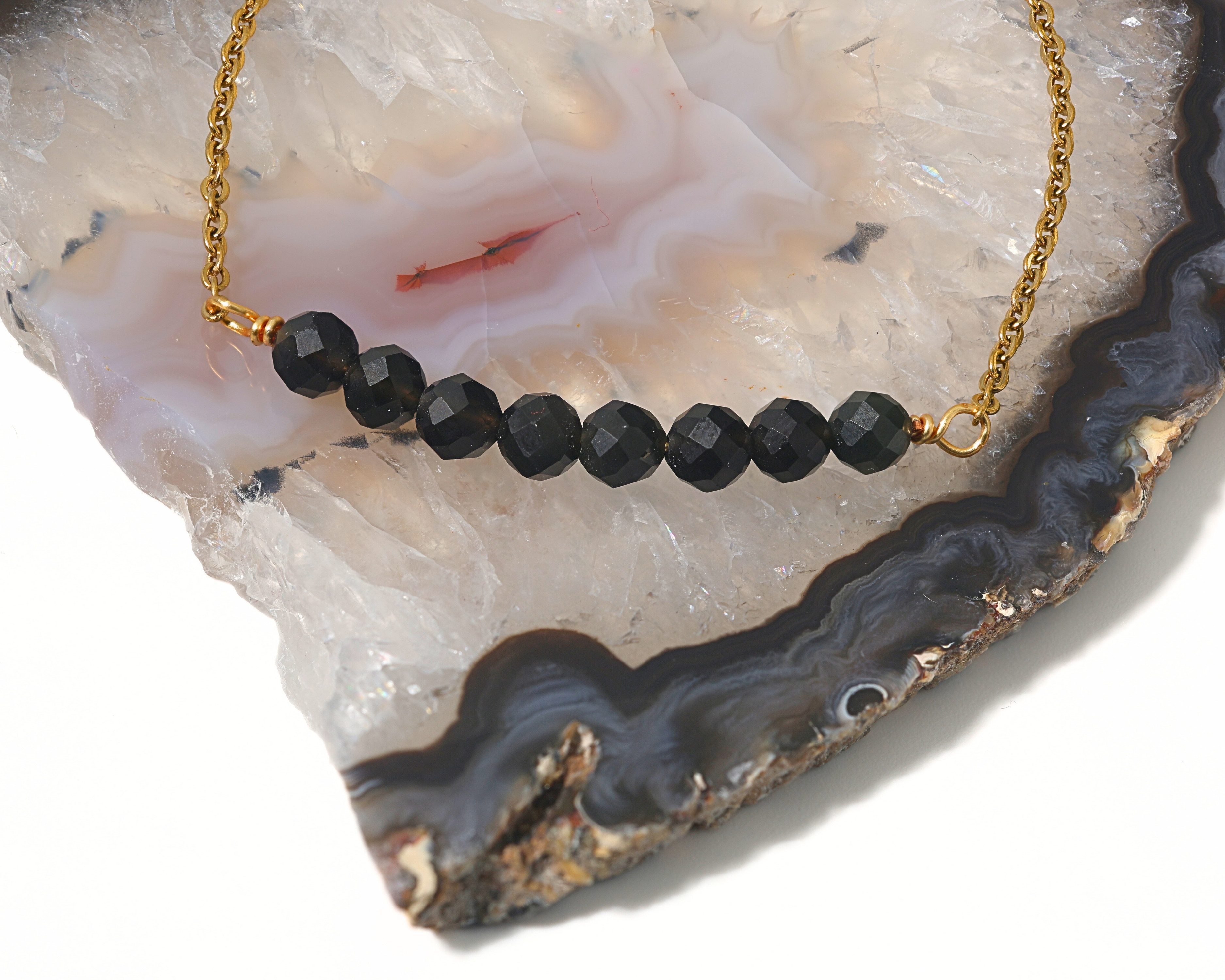 LAVISA Armband Edelstein - echte Naturstein Perlen 4mm, 8 Perlenarmband, Kristalle – Bild 3 von 5