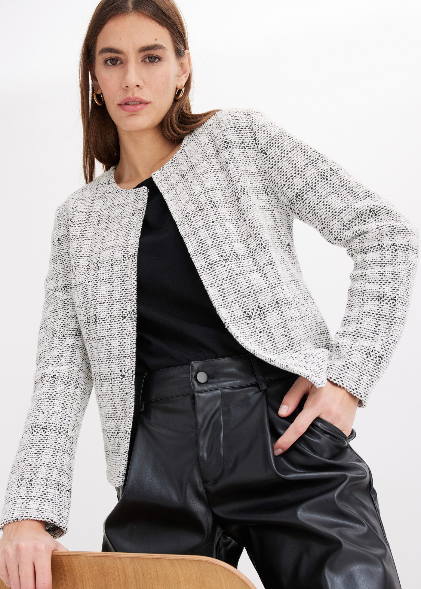 bonprix Strickjacke (1-tlg) lockere Passform, strukturierte Strickart, eleganter Stil